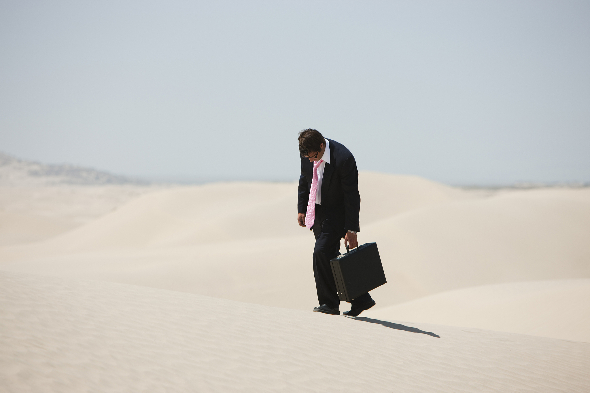 再写一段落魄的赶路人