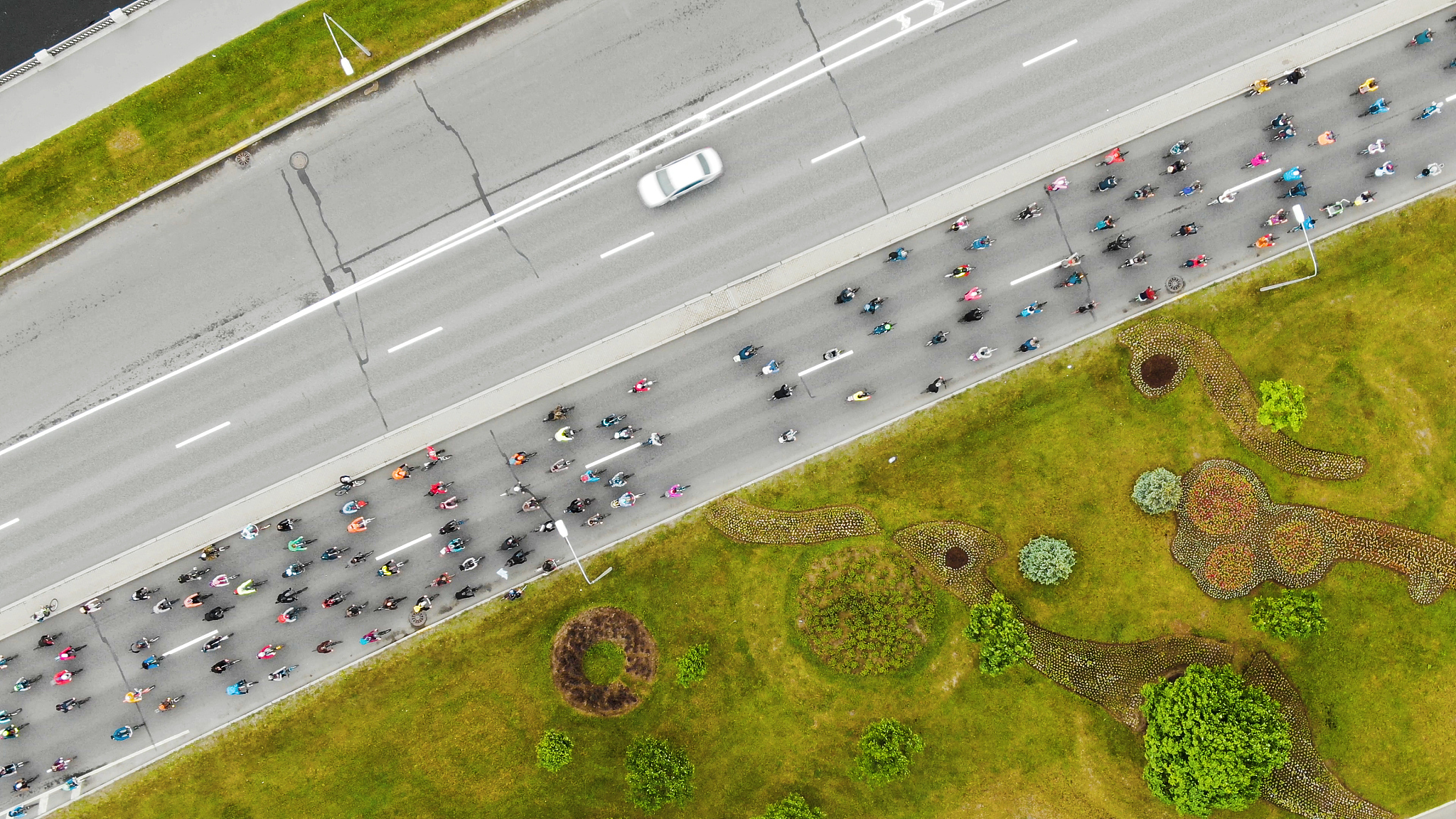 现代军事即时战略游戏推荐：战争雷霆、全面战争等