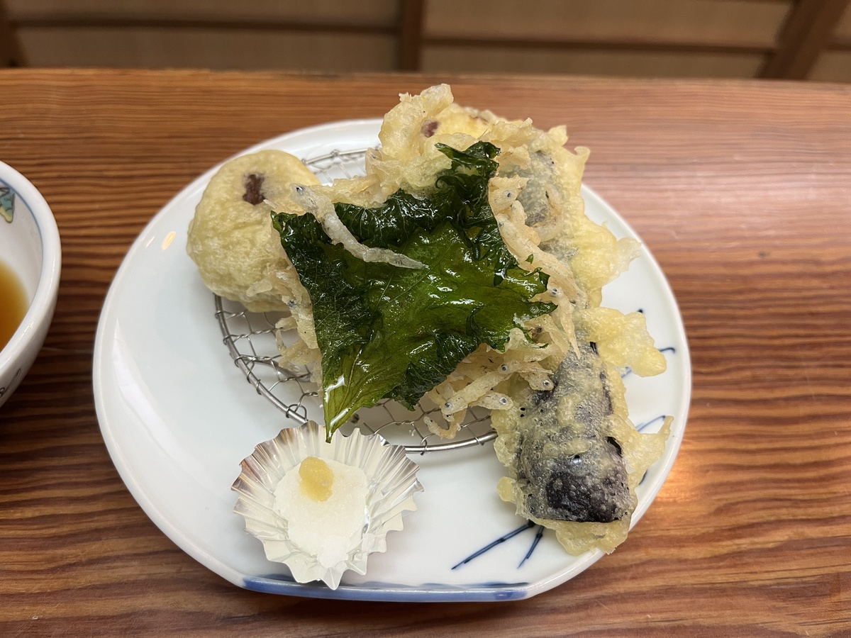 如何以黑鱼肉做的卷和鲈鱼馅命名一道菜