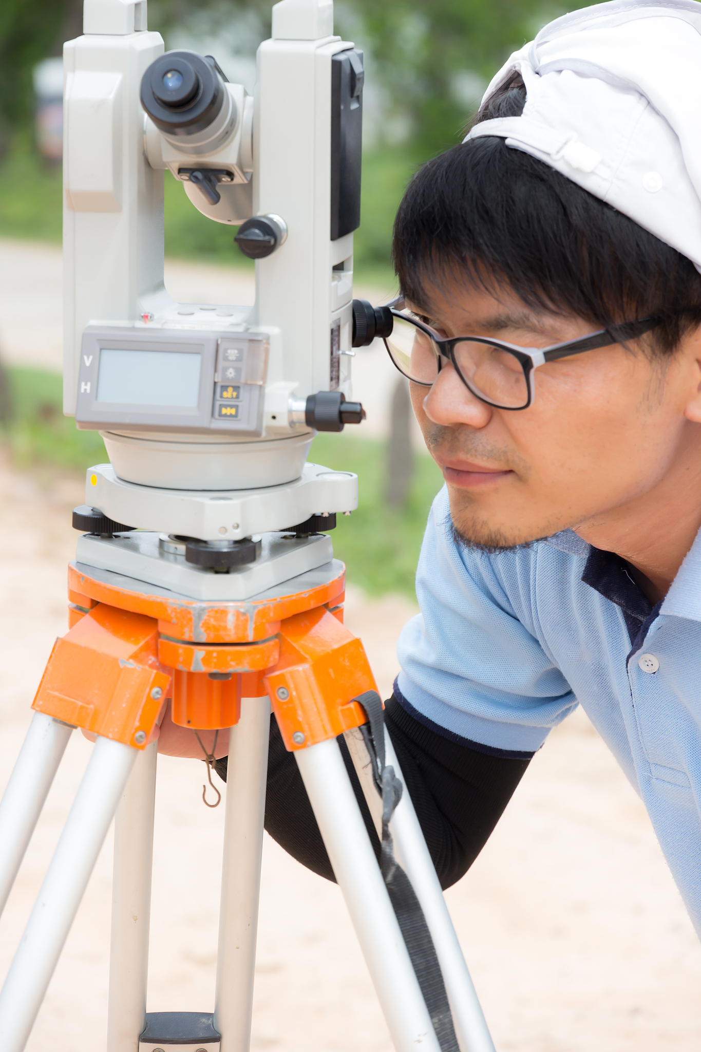 经纬仪检验与矫正指南：确保测量精度