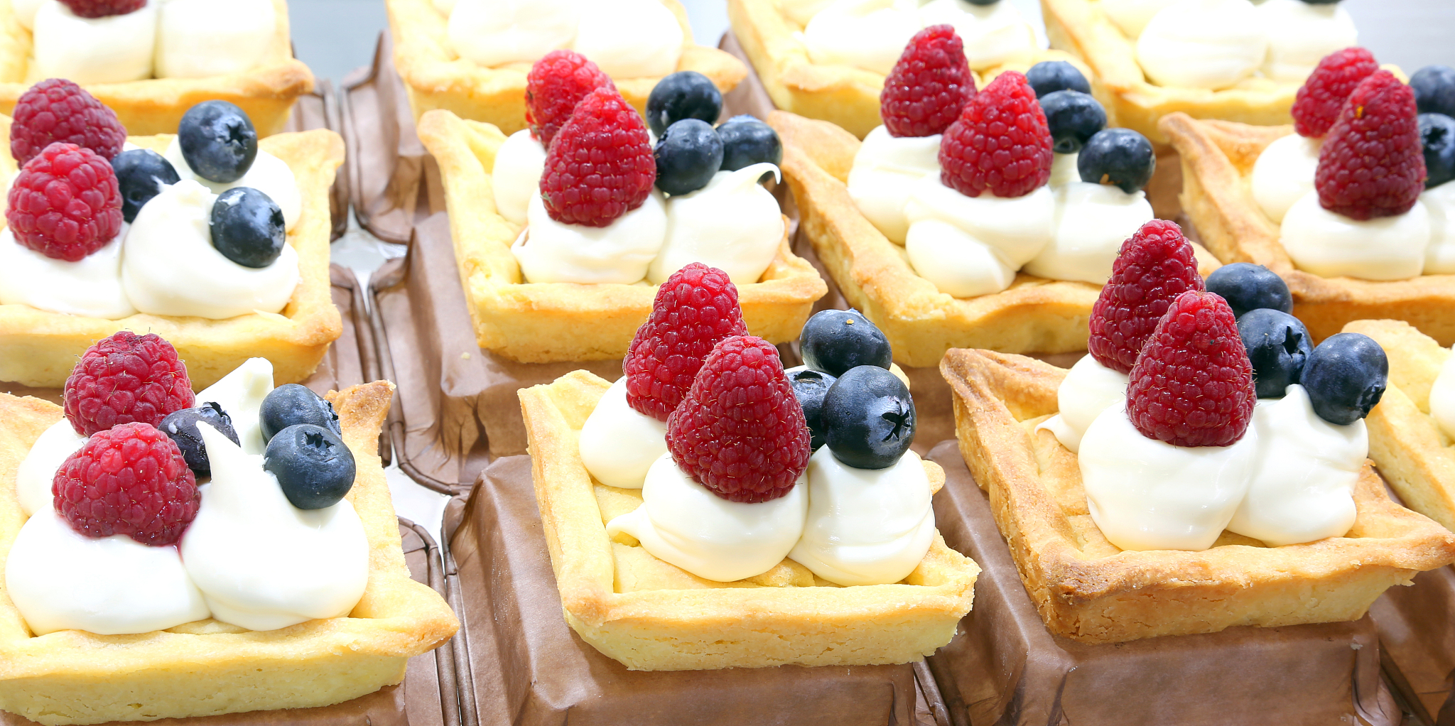 pastries stuffed with cream and berries