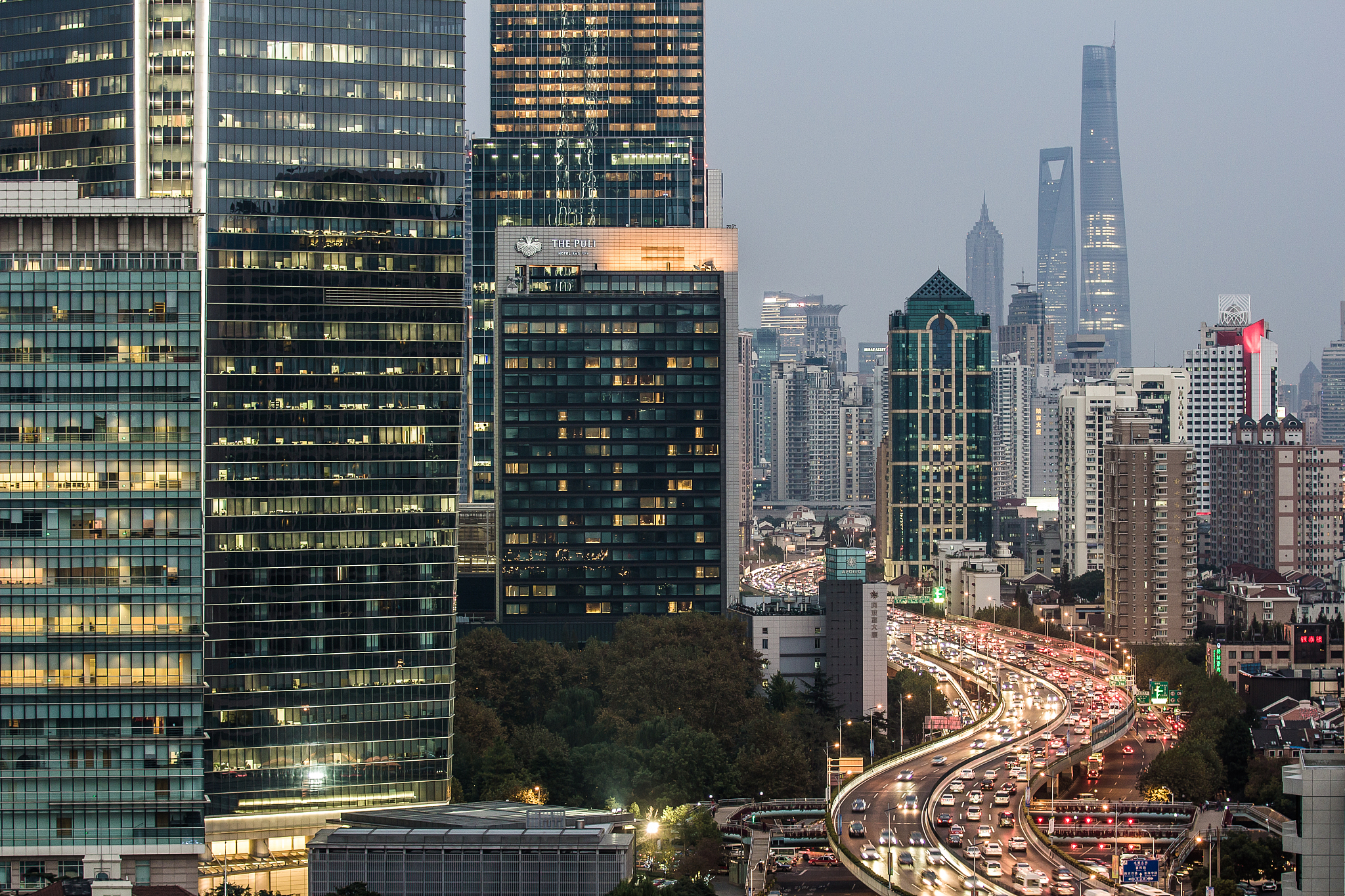 用英文介绍上海