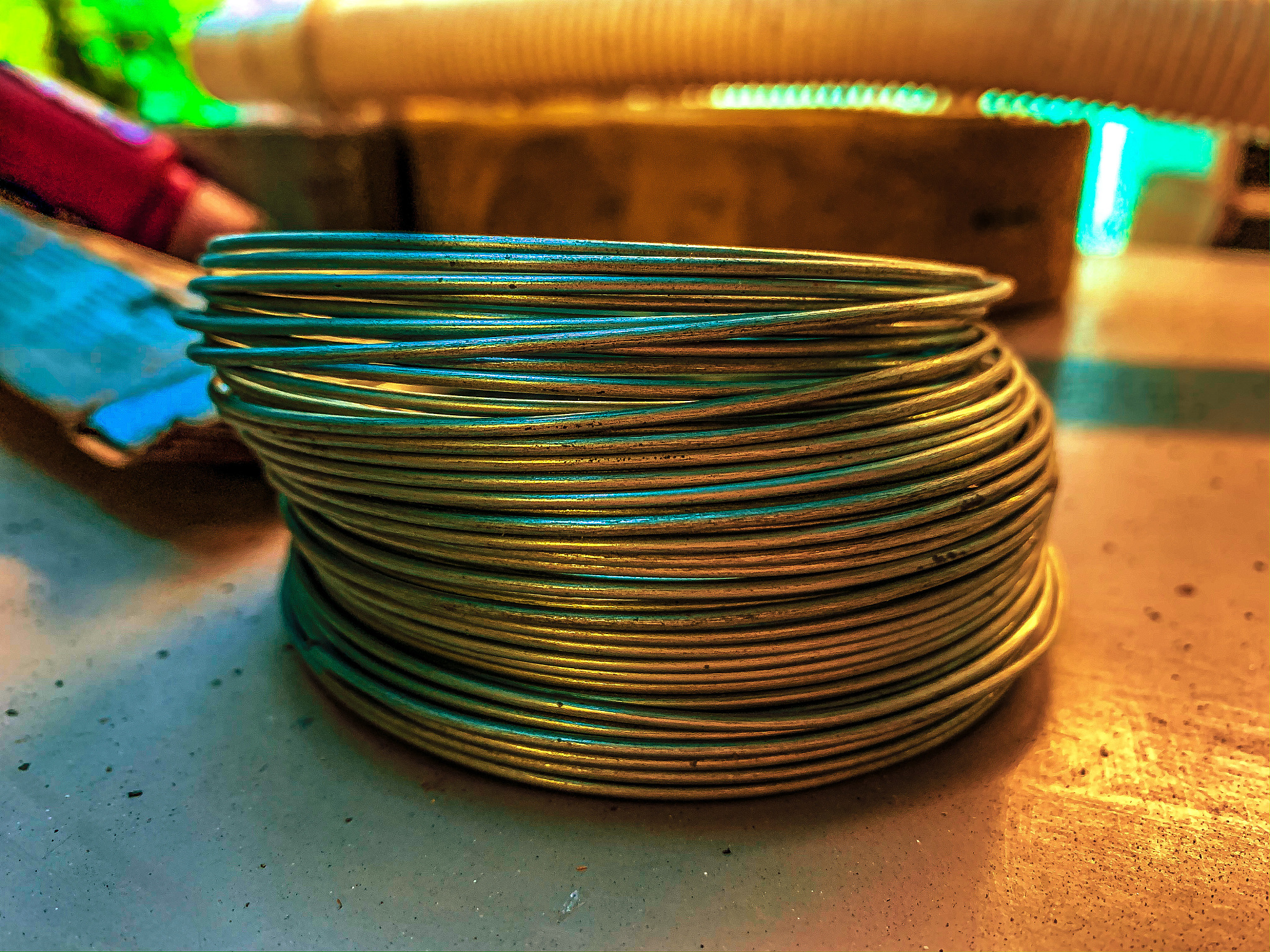 漆包铜线绕制电阻计算：0.05mm线径，7mm铜管，100匝，1cm长度