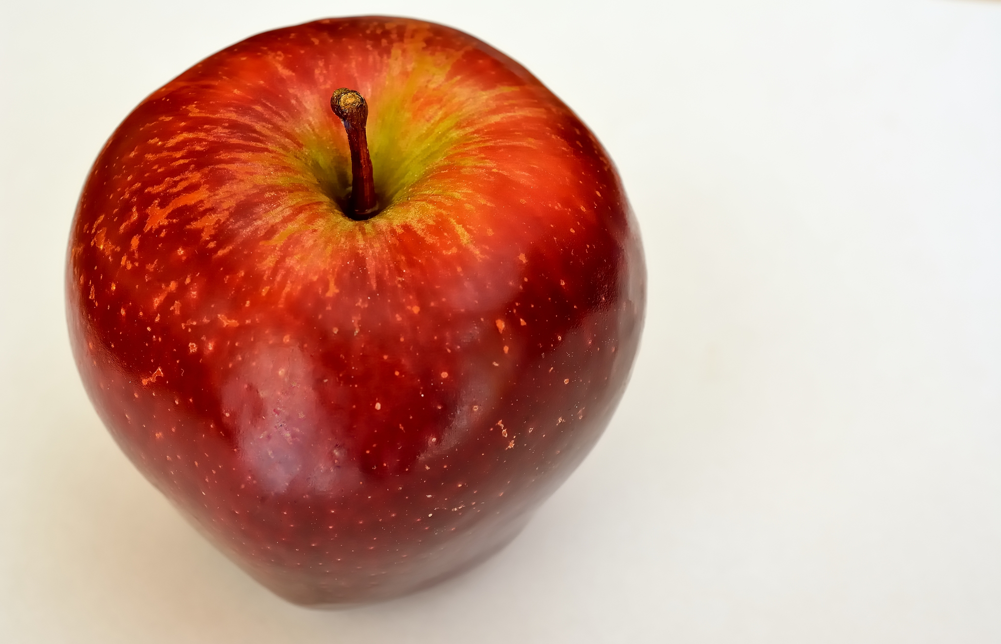 red apple