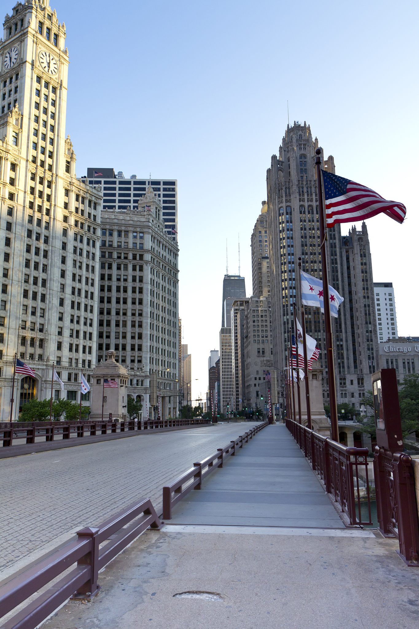 michigan avenue dusable bridge street view