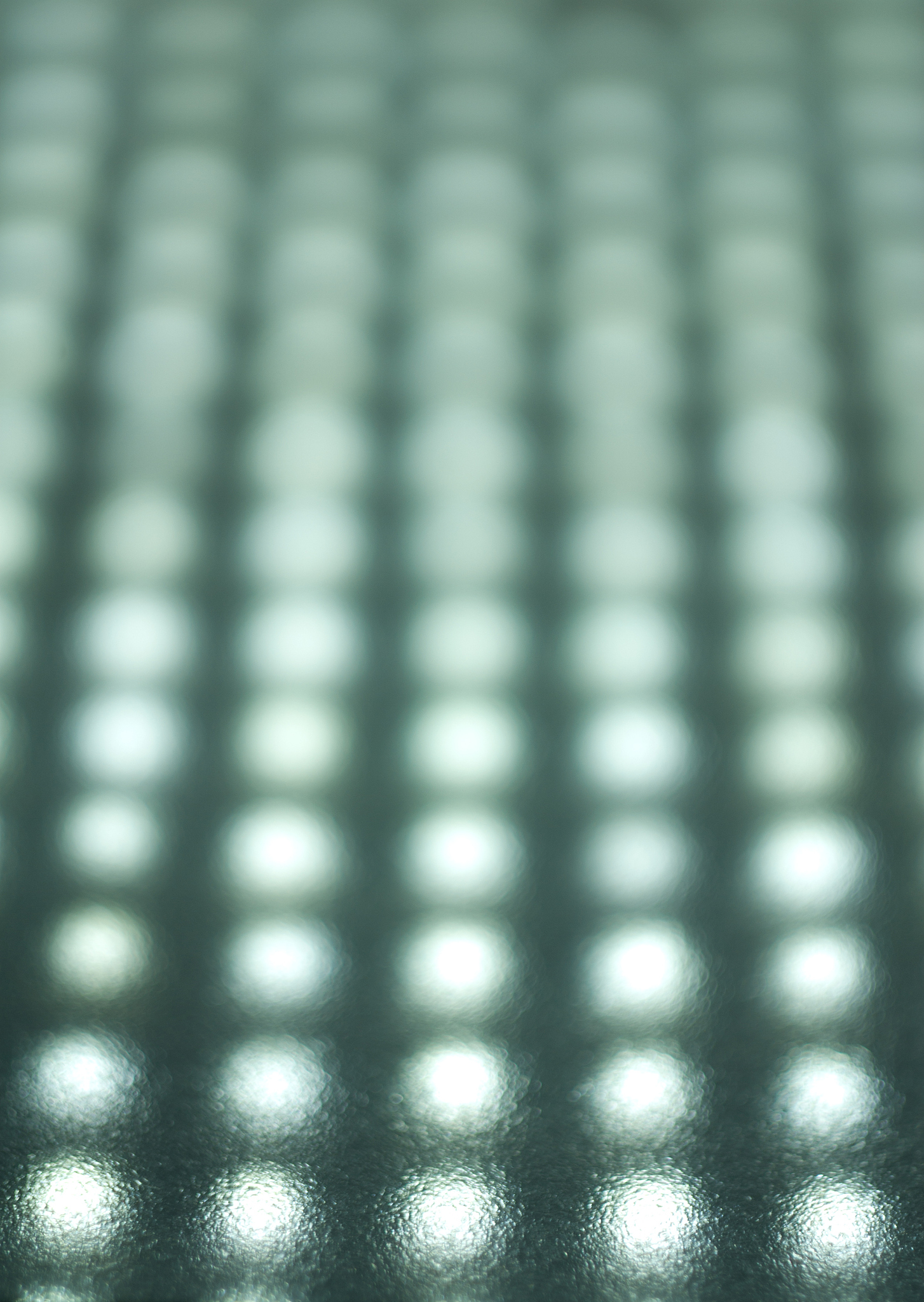 翻译成英文：2微米波段激光处于大气窗口区域透过率高传输损耗小可以广泛应用于大气遥感例如相干多普勒测风雷达差分吸收雷达等