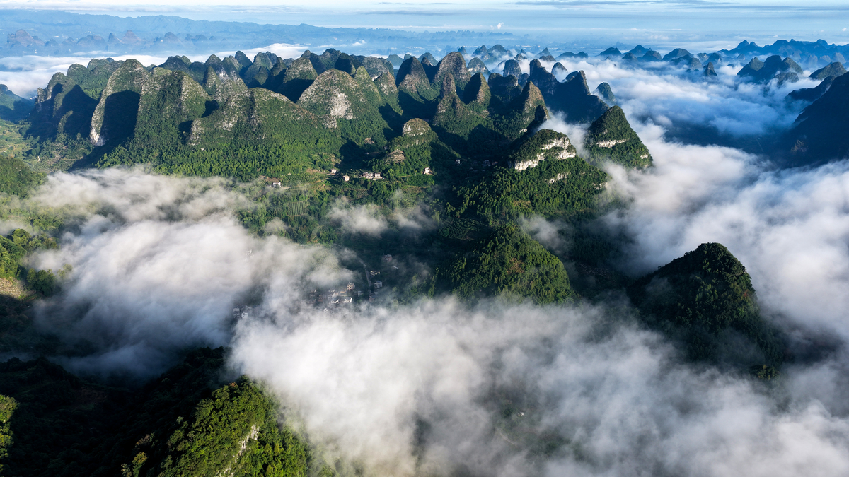 乌蒙山连着山外山