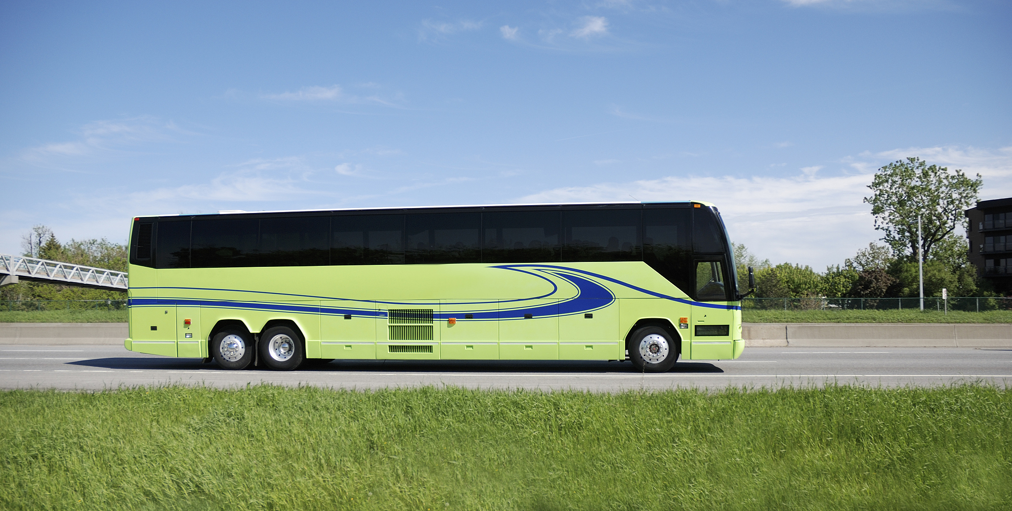 学校租车方案:121名师生研学租车问题