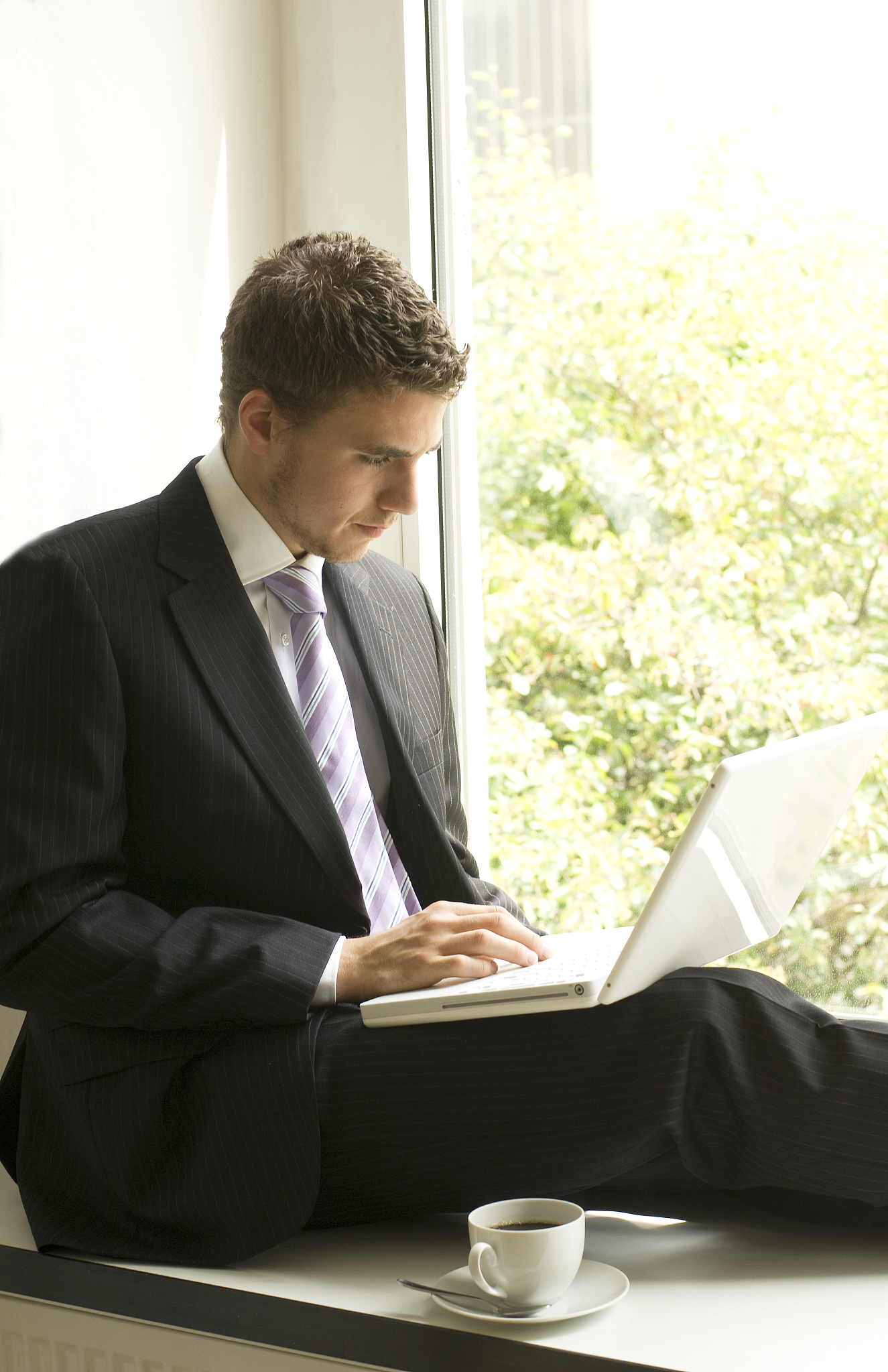 广西贵港珠江理工学校2023年热门专业推荐 - 计算机、机械、管理等多个领域
