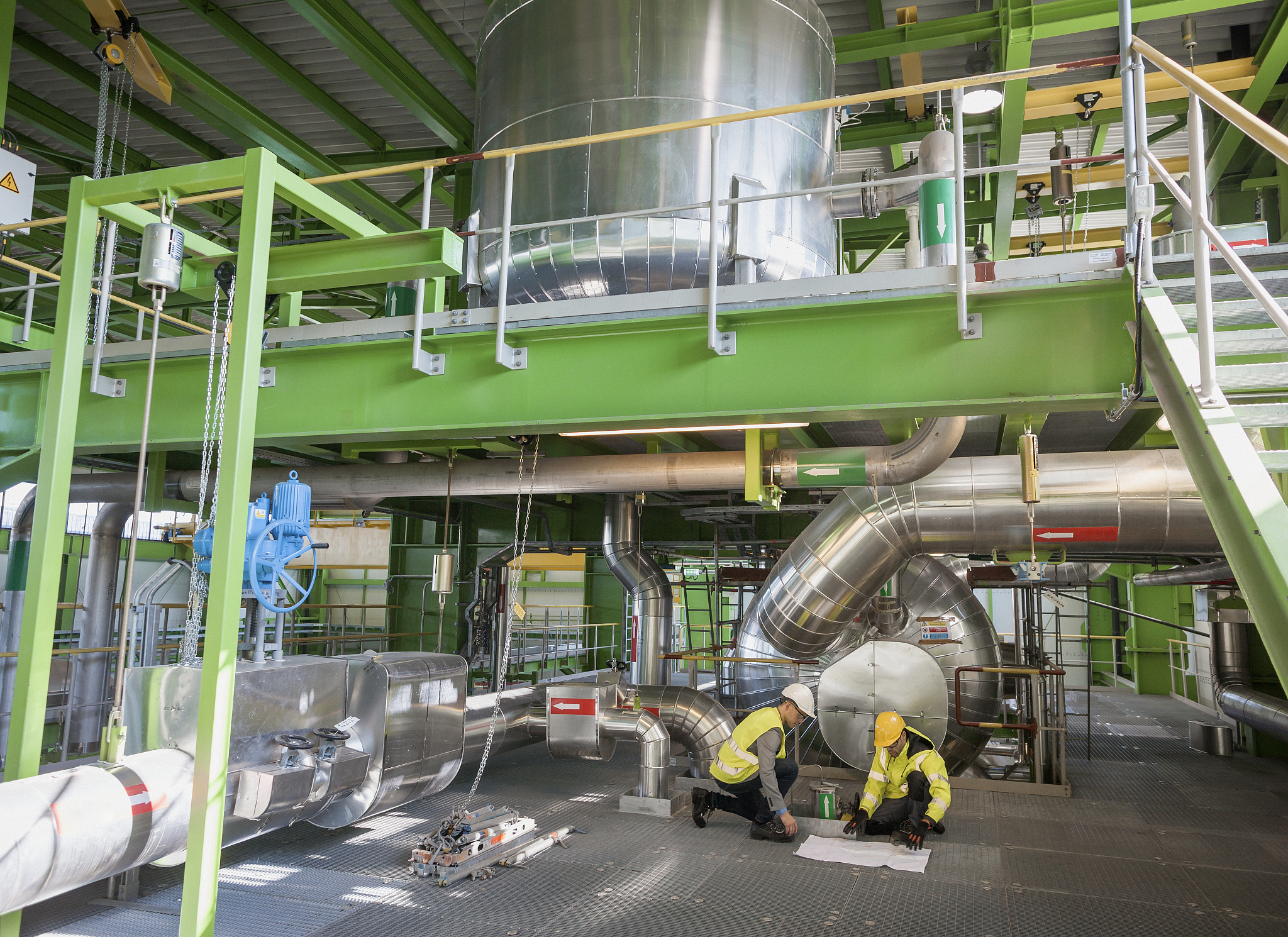 大型火电机组联合储能调频的改造势在必行的原因是什么？