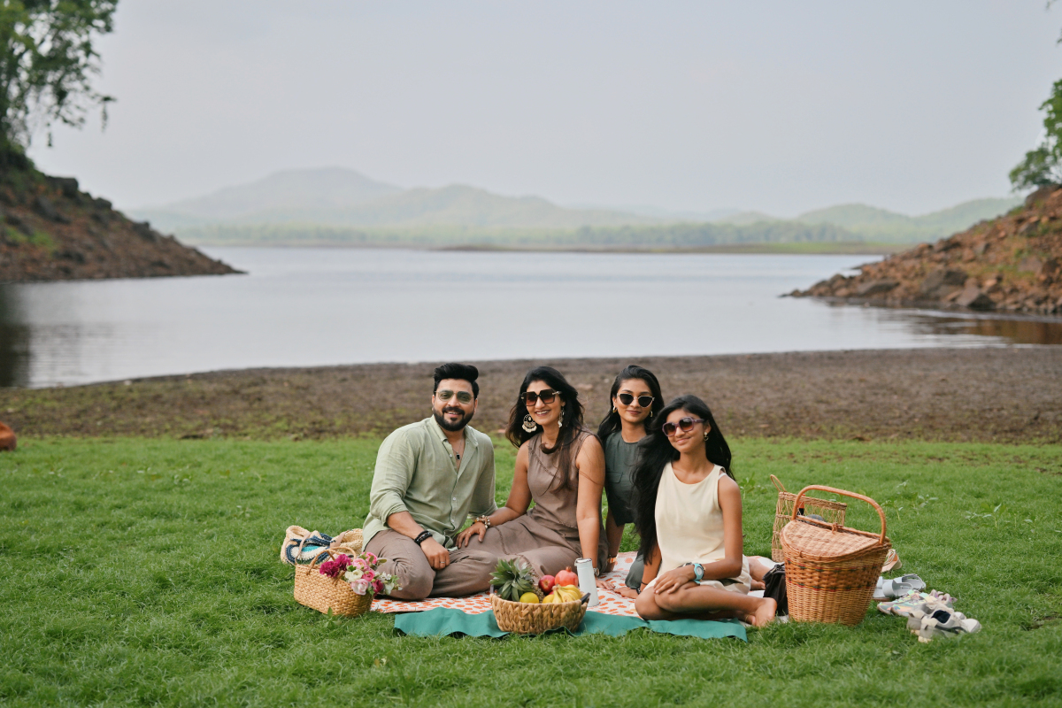 5天长假计划带家人去看看自然风景俩大人俩小孩推荐下旅游静电