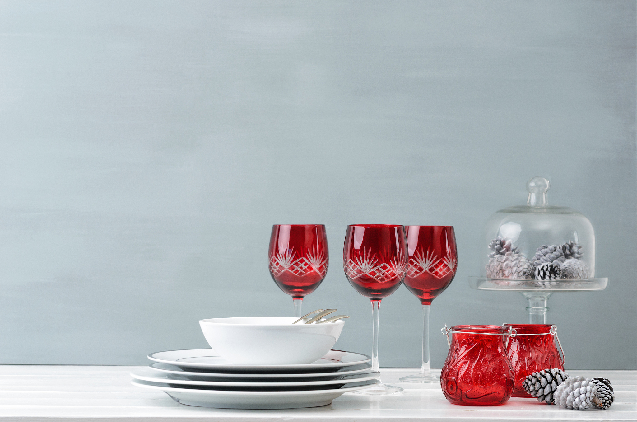 red christmas table decoration