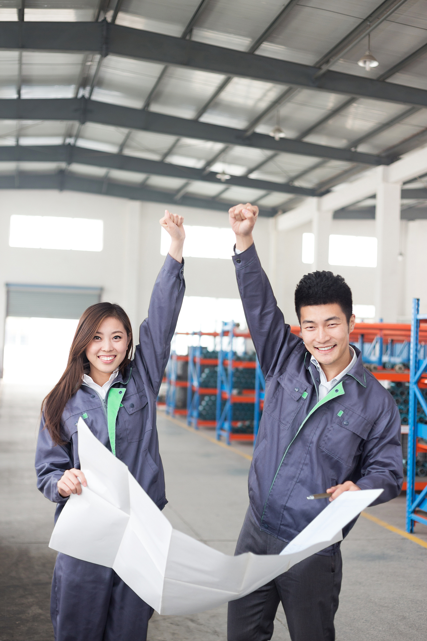 写一篇在工厂的故事