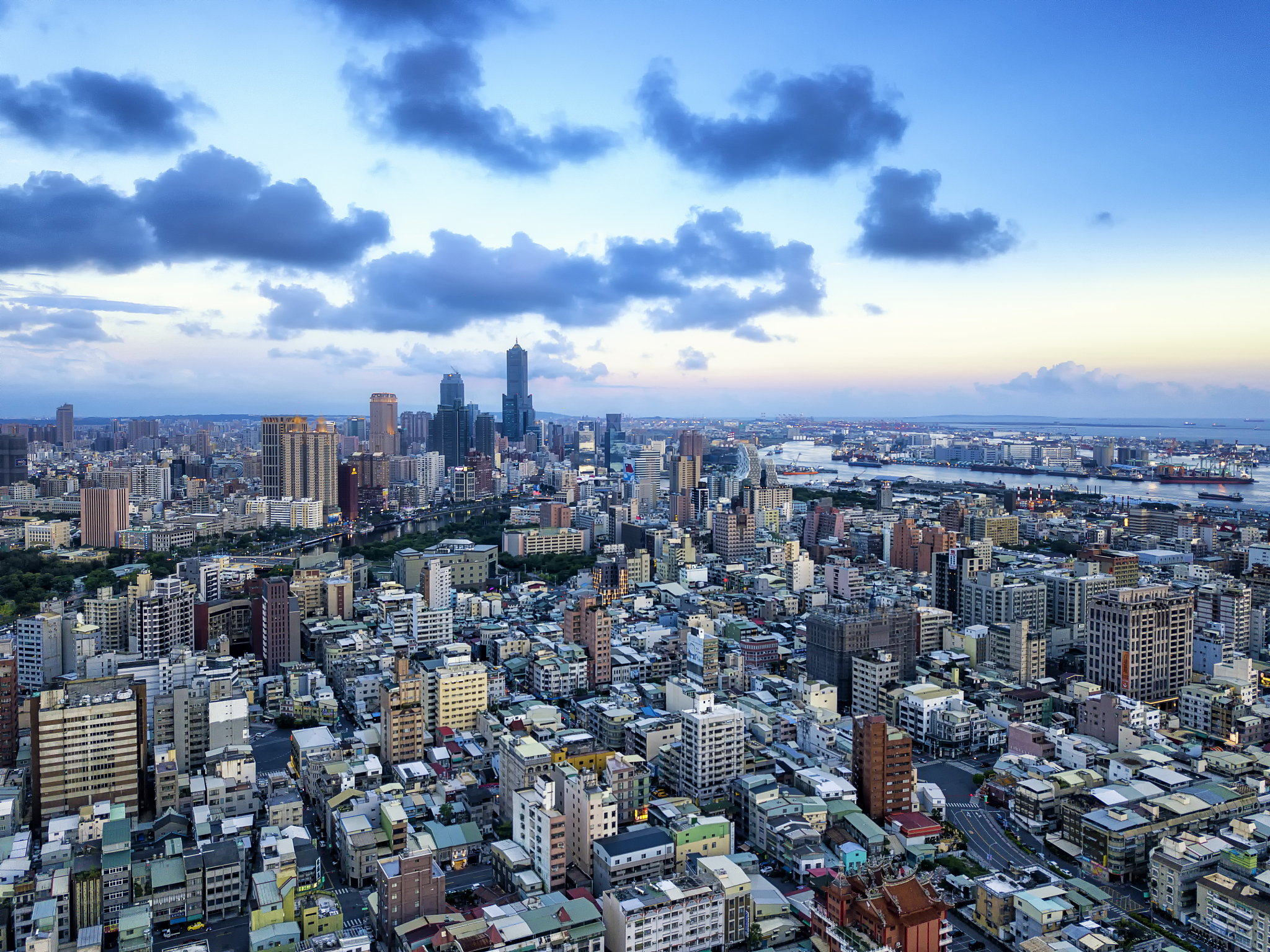 cityscape of kaohsiung at night