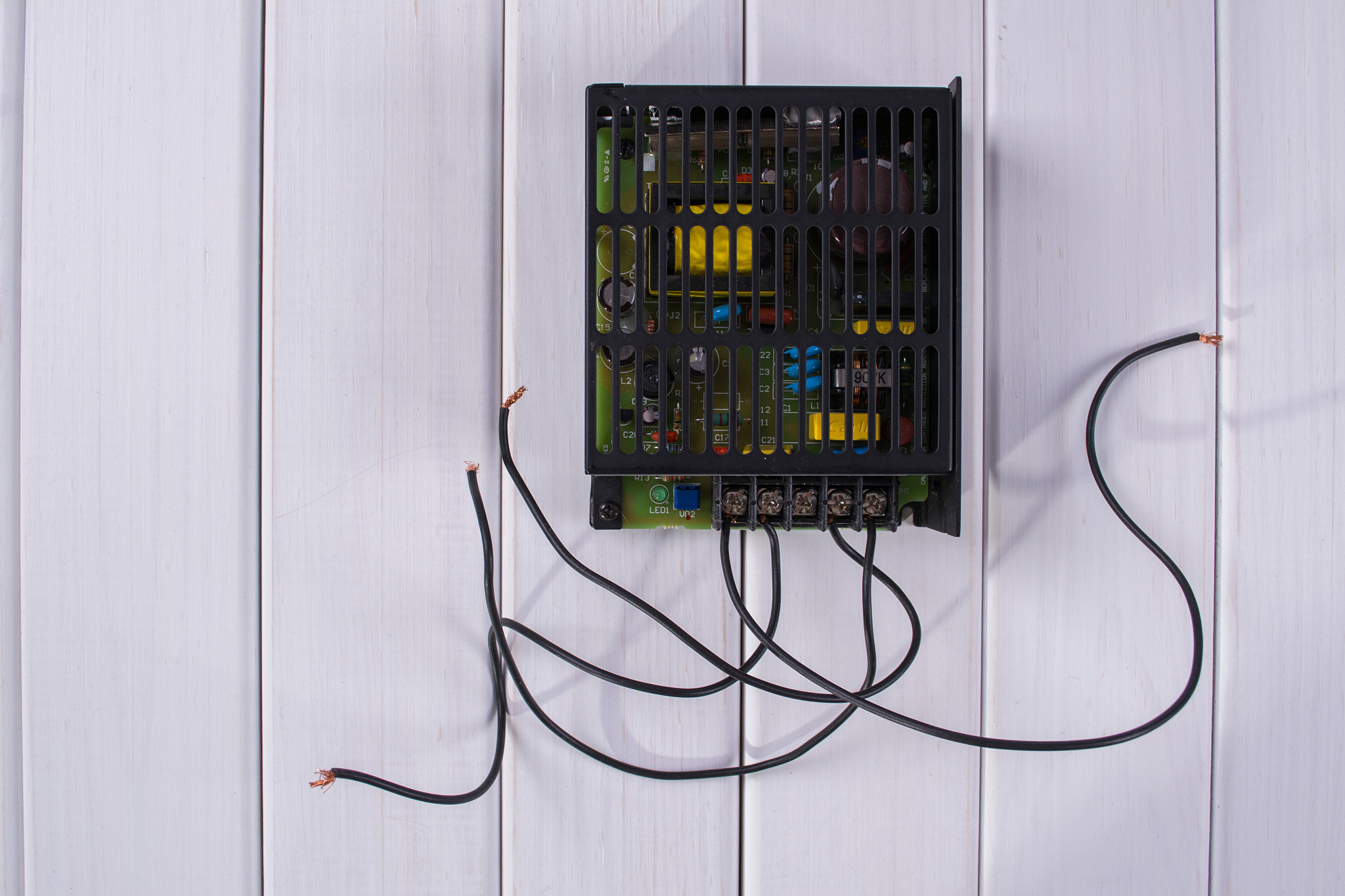 防爆应急灯出线口详解 - 连接电源线的关键