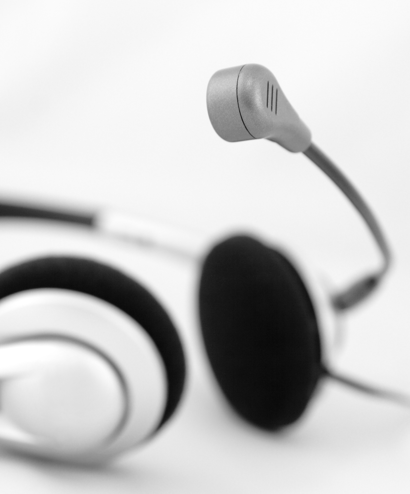 Dolby atmos for headphones为什么不区分over-ear和in-ear耳机？