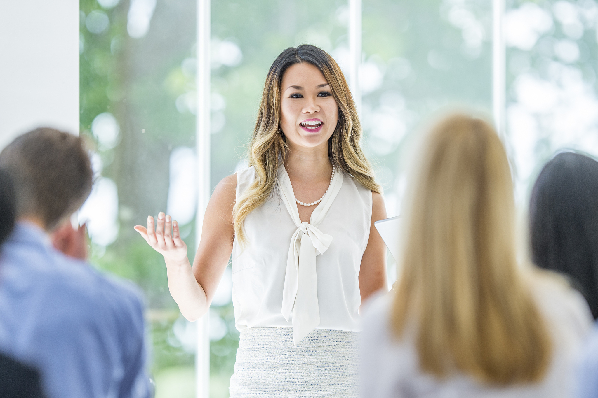 请帮我写一段800字的小研究员的自我评价