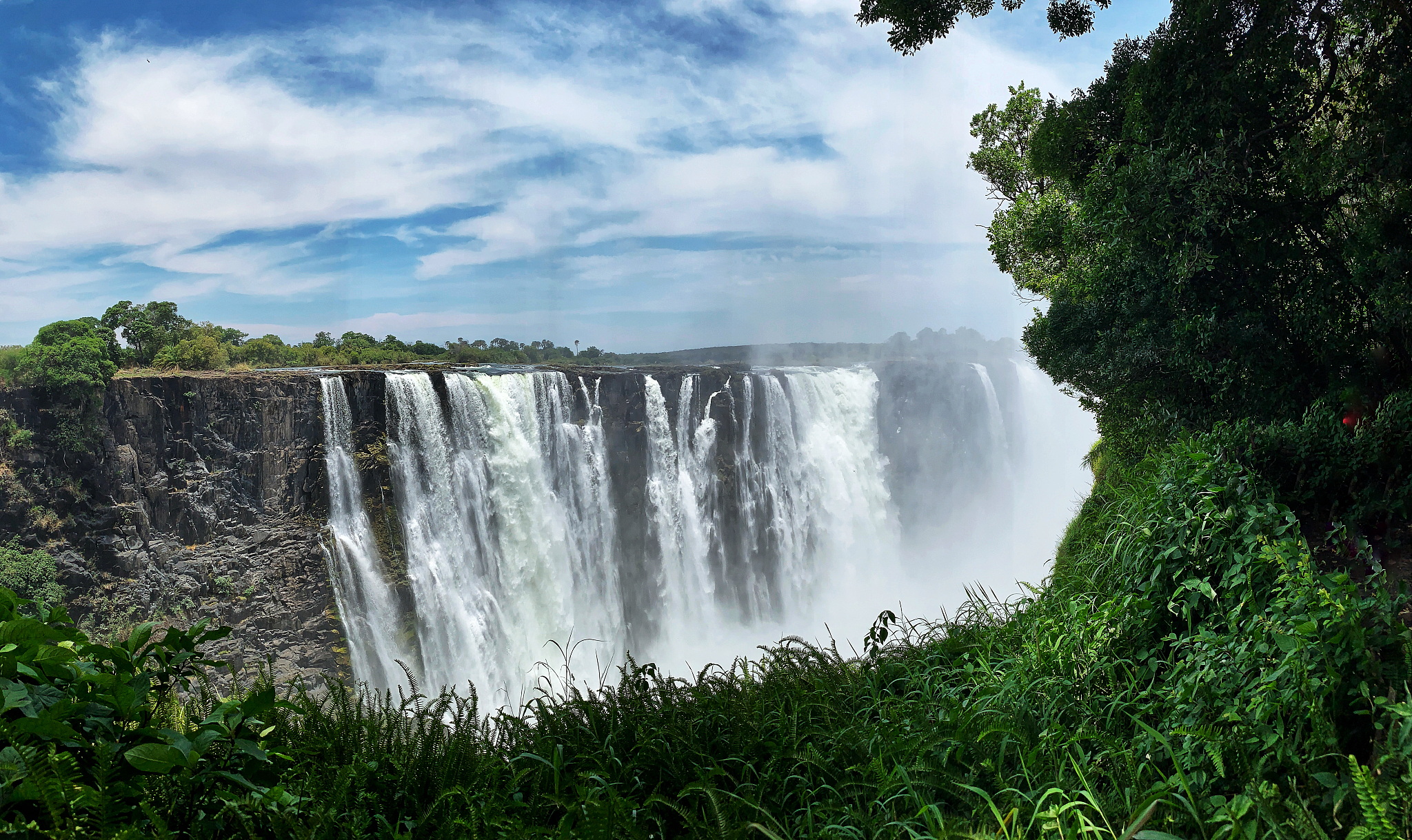 victoria falls seen from the zimbabwean side