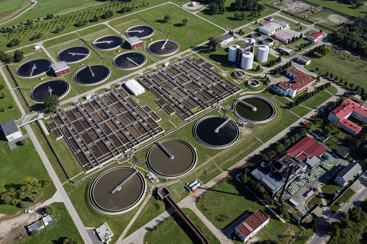 帮我详细写一下城市污水处理工艺设计原则