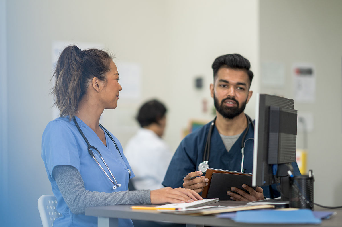 湖北医学院校就业前景：热门领域及发展方向