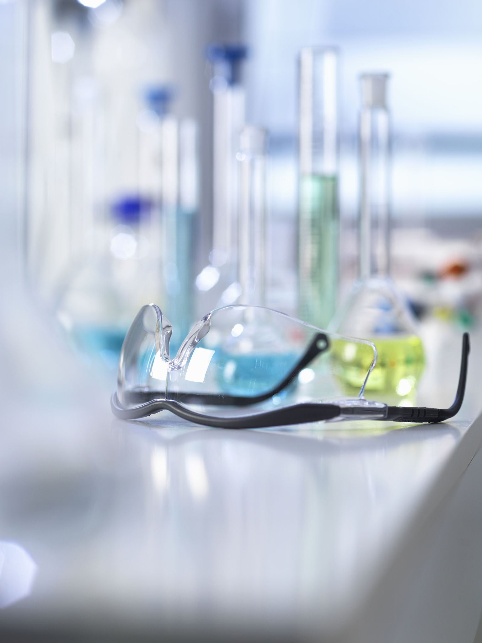 实验室安全：保障人员、设备和环境安全