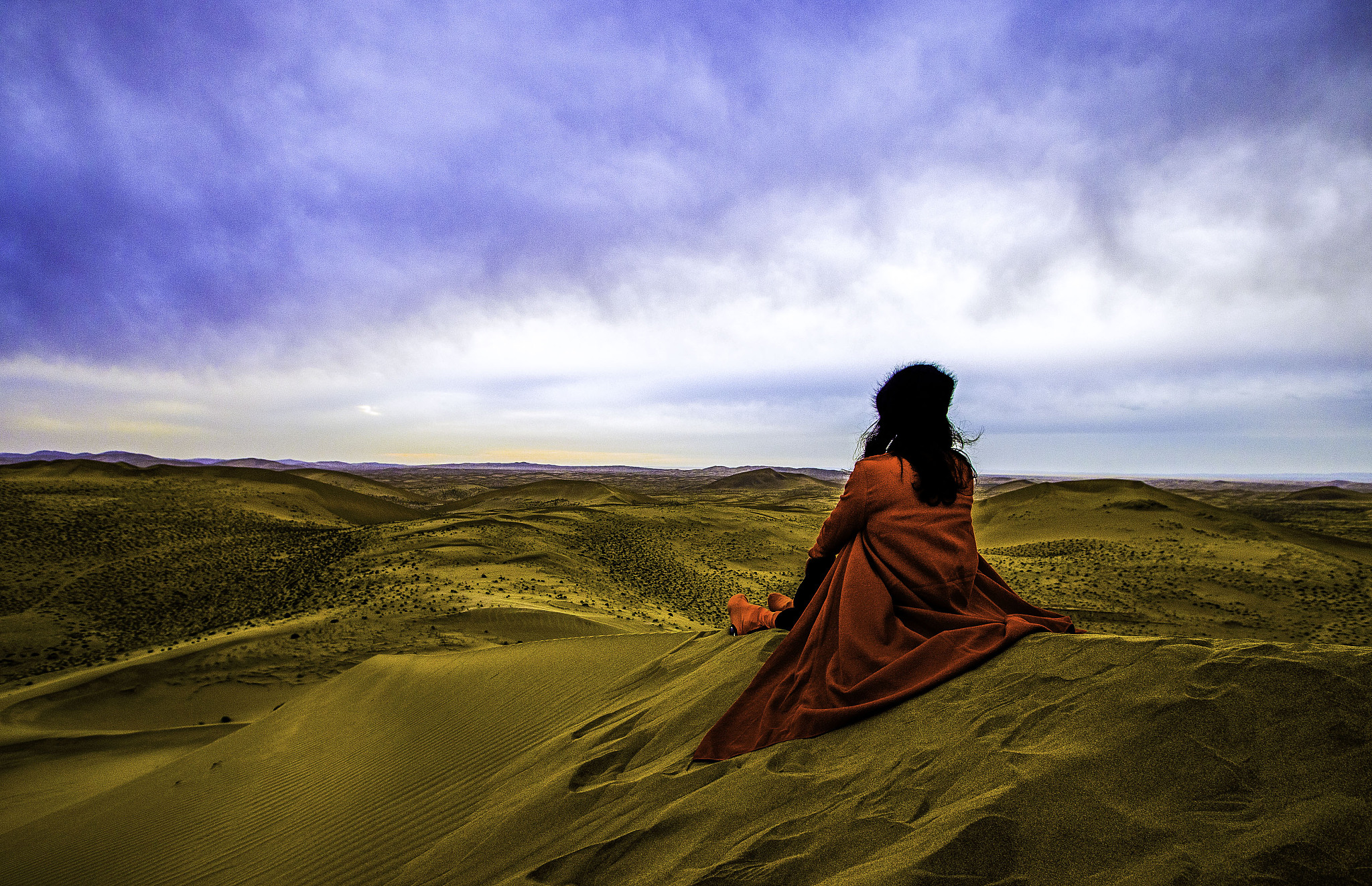 写一首菩萨蛮要有意境表达豪迈之情。