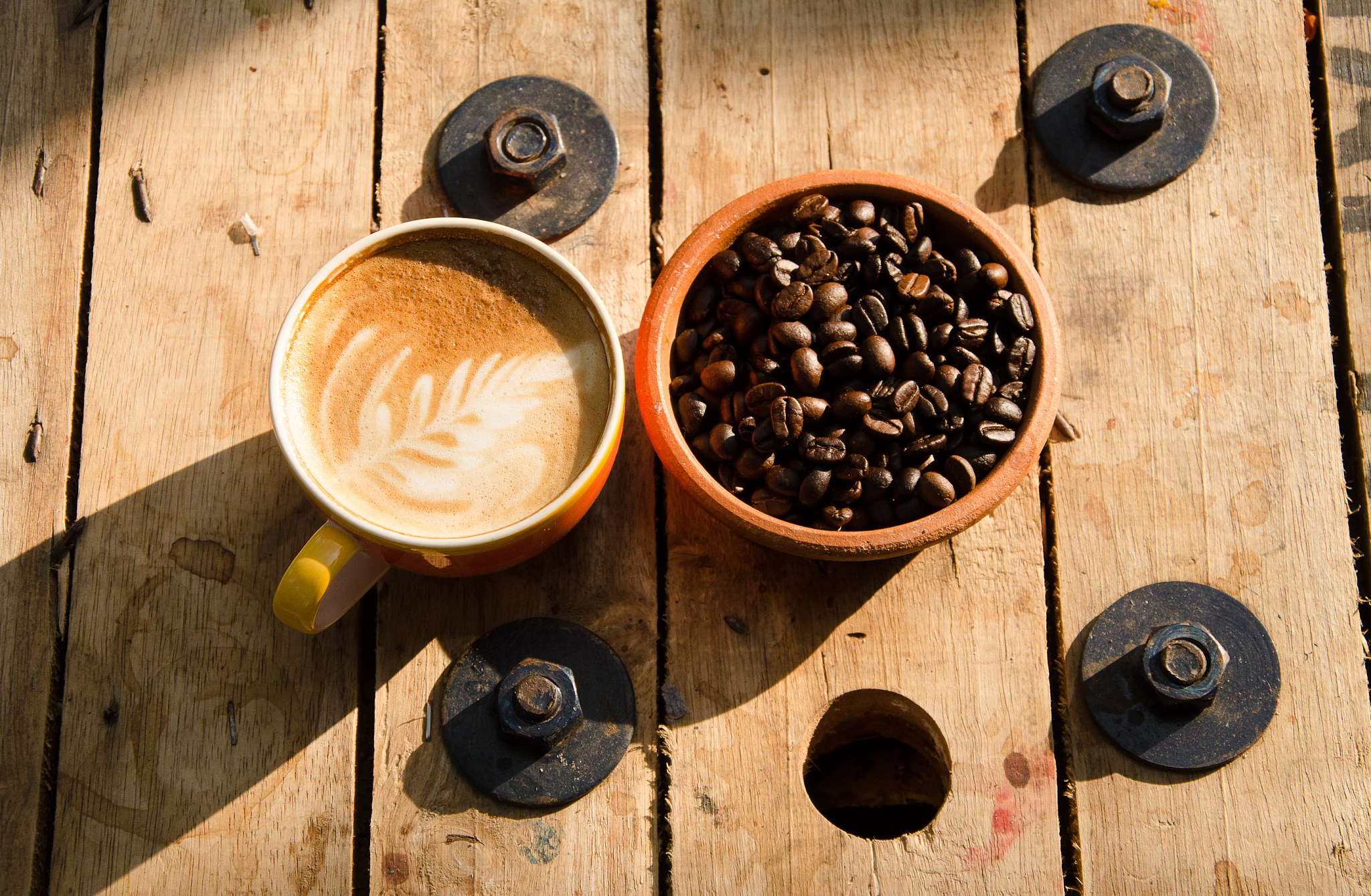 我的手冲咖啡豆品牌名称是“之讴”，请根据我的品牌名，写20个广告语。