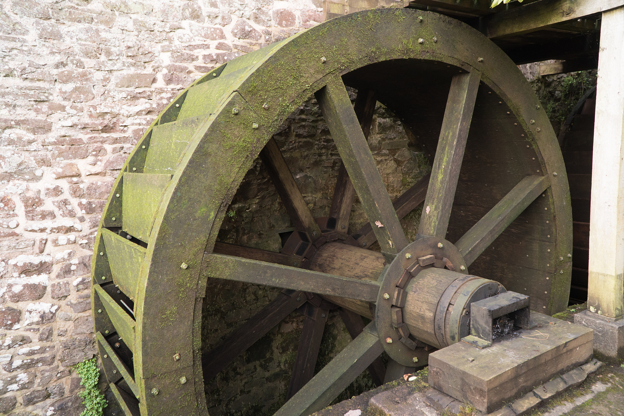 波斯轮：传统水车，莫尔水车或普瑞斯托利水轮