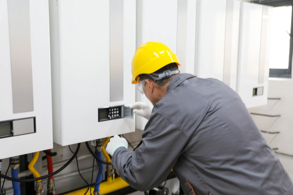 通信故障排查、网络设备维护经验 - 经验丰富的网络技术人员