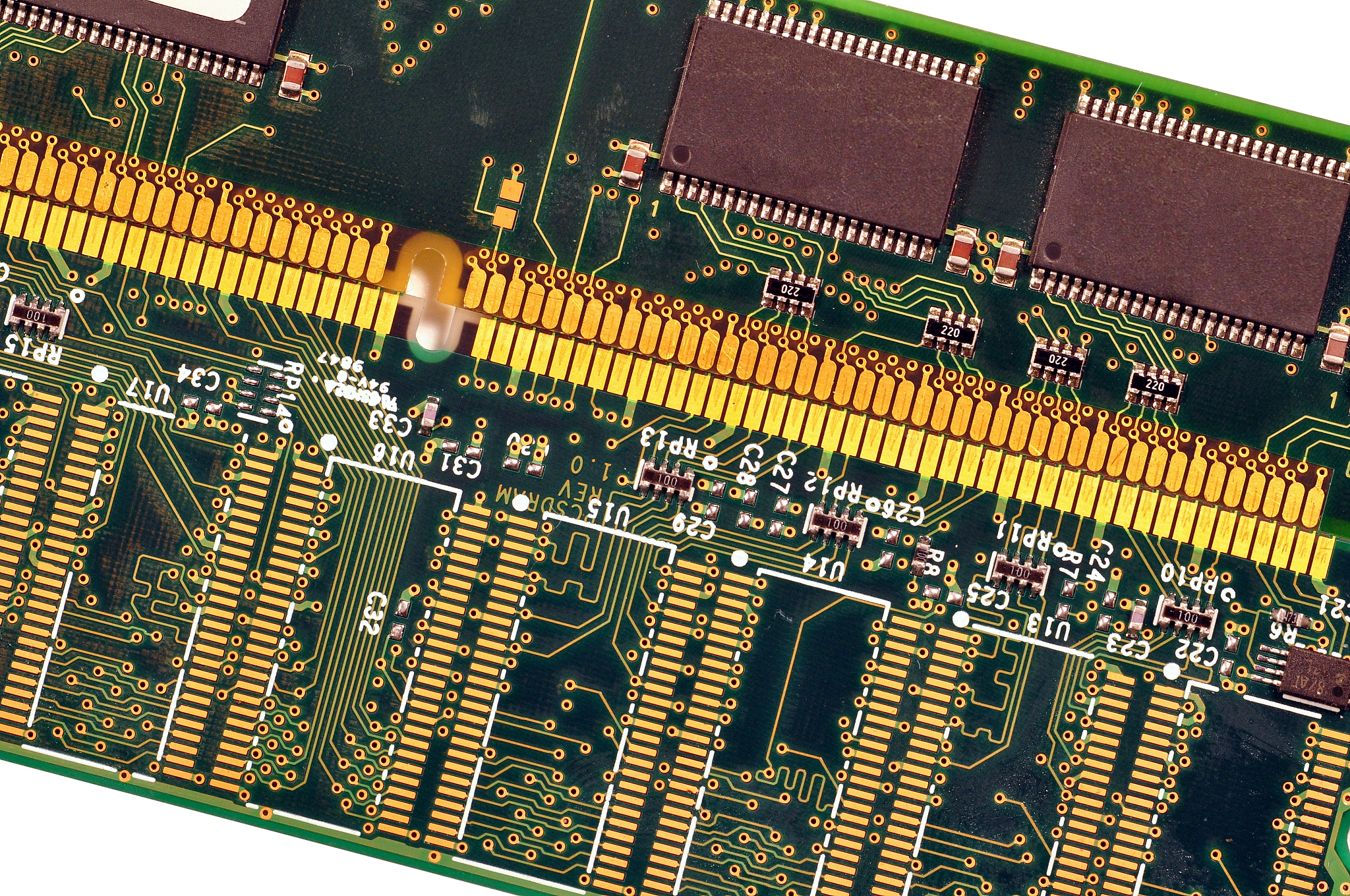 CPU 的构成：控制单元、算术逻辑单元、寄存器等