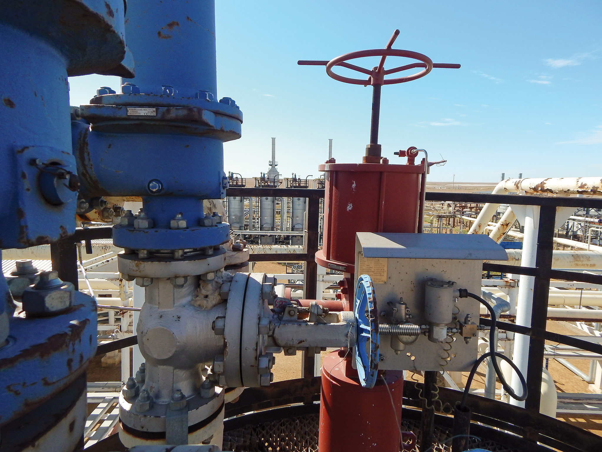 输气站场涡流流量计拆卸与通信成功完成