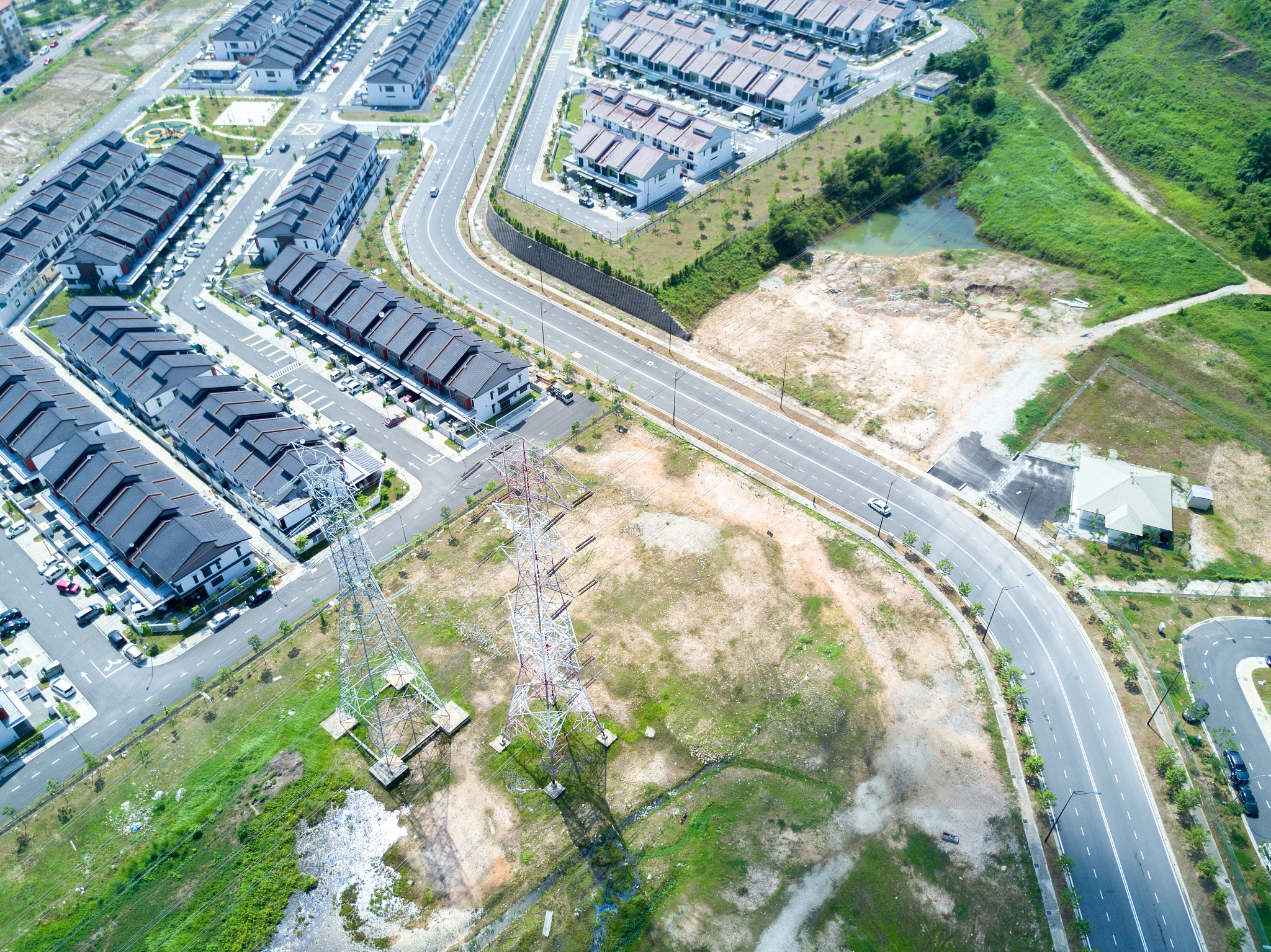 金塔公路段S301线K525-K530路域环境整治：职工参与，领导讲话，提升环境和凝聚力