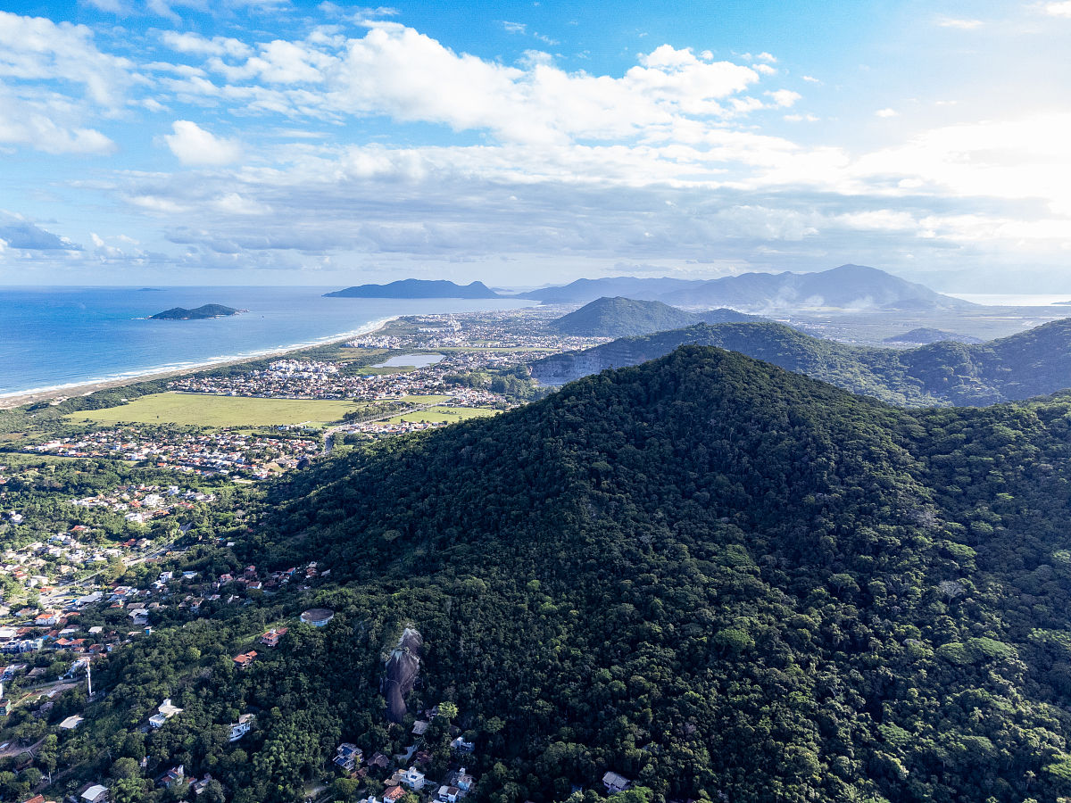 该公司的游戏目前拥有最庞大、最令人生厌、最乌烟瘴气的孝子群体而此公司一向治理玩家社区的方略就是面对节奏装死冷处理实则是纵容不良风气的发展并从玩家不断的结晶提纯中获取更多商业利益。
