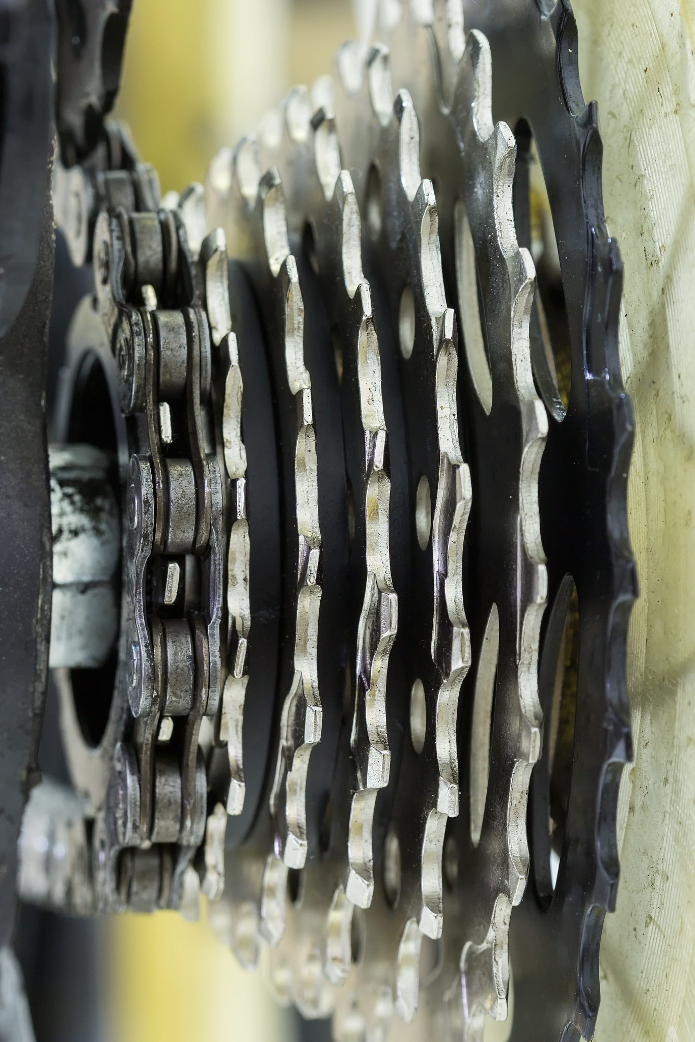 滚动链传动失效形式解析：磨损、疲劳断裂等常见问题