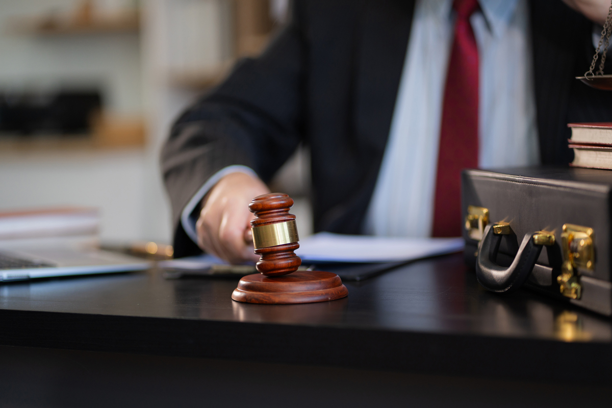 刑事案件律师选择指南：如何找到靠谱的律师团队？