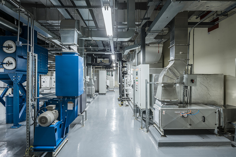 指出了我国在产后加工处理、冷藏冷冻设施、人才技术培训等方面存在的问题，并给出了比较合理的解决方案，加强质量控制和培养冷链物流专业的人才
换个表达方式