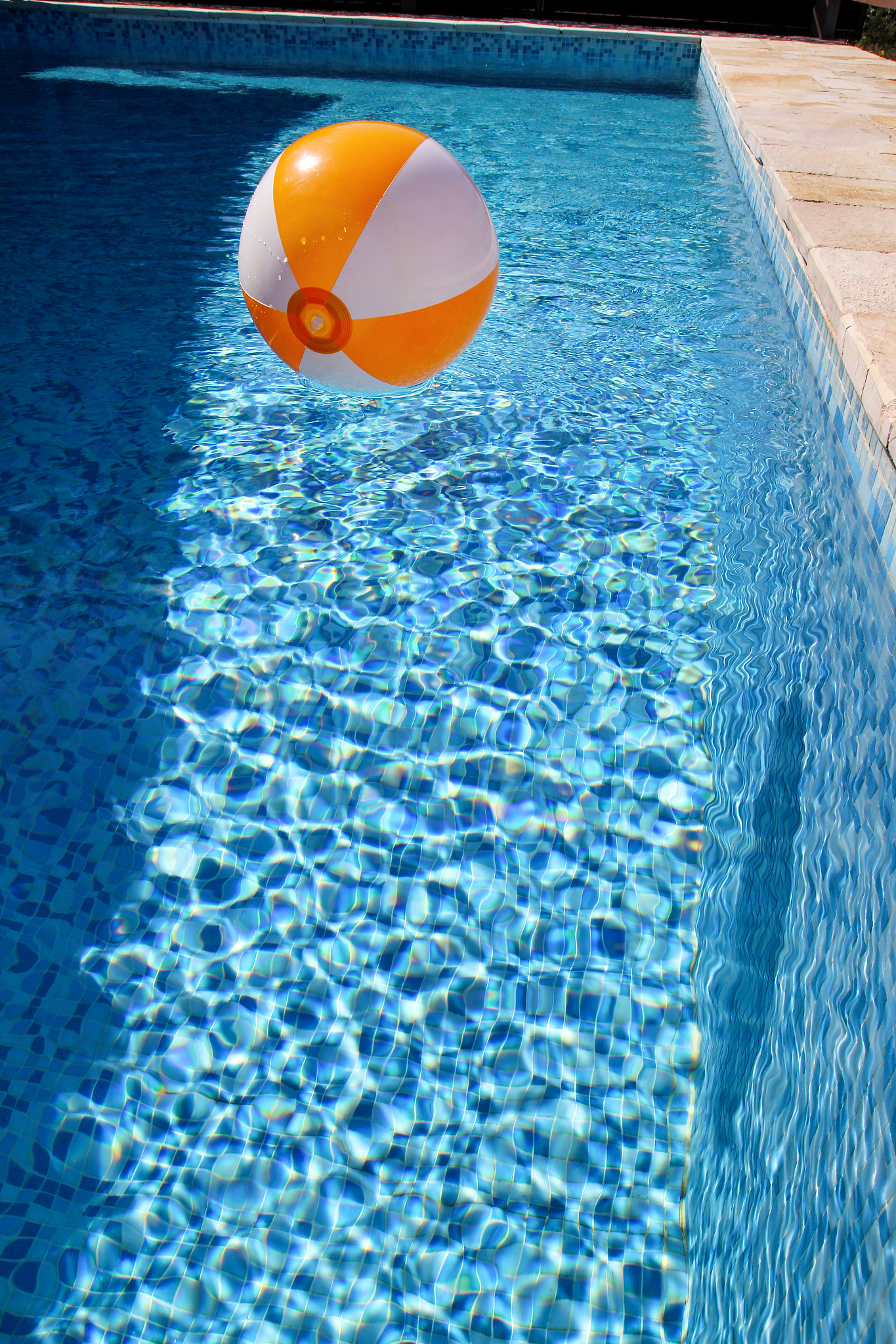 rubber air yellow white inflatable ball and toy for swimming poo