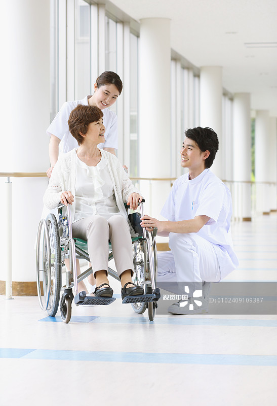 成都2021年读护理学校需要什么证件