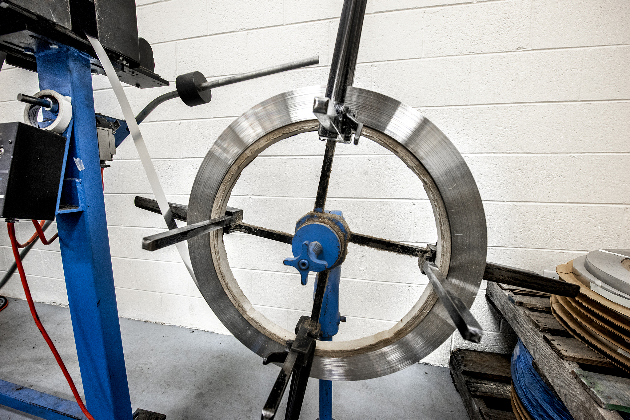 纤维切片机的切割机制和精度的细节？