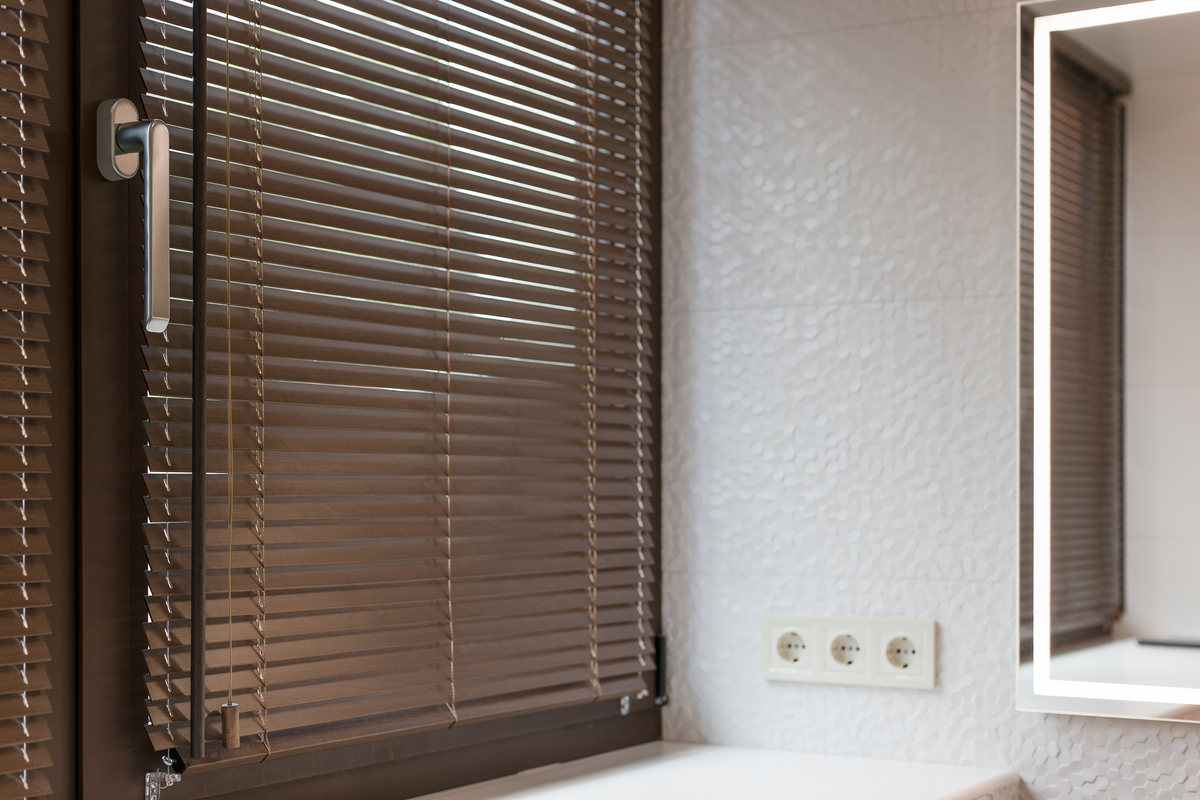 百叶窗帘优缺点分析：适合你家吗？