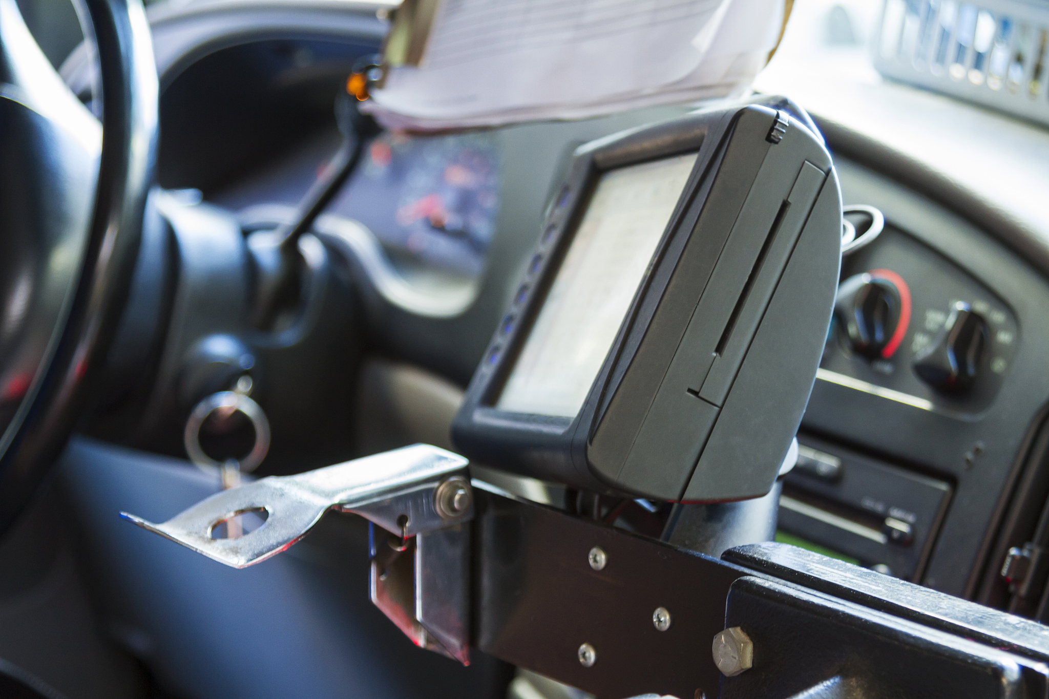 巡航定速模块安装偏斜会报故障吗