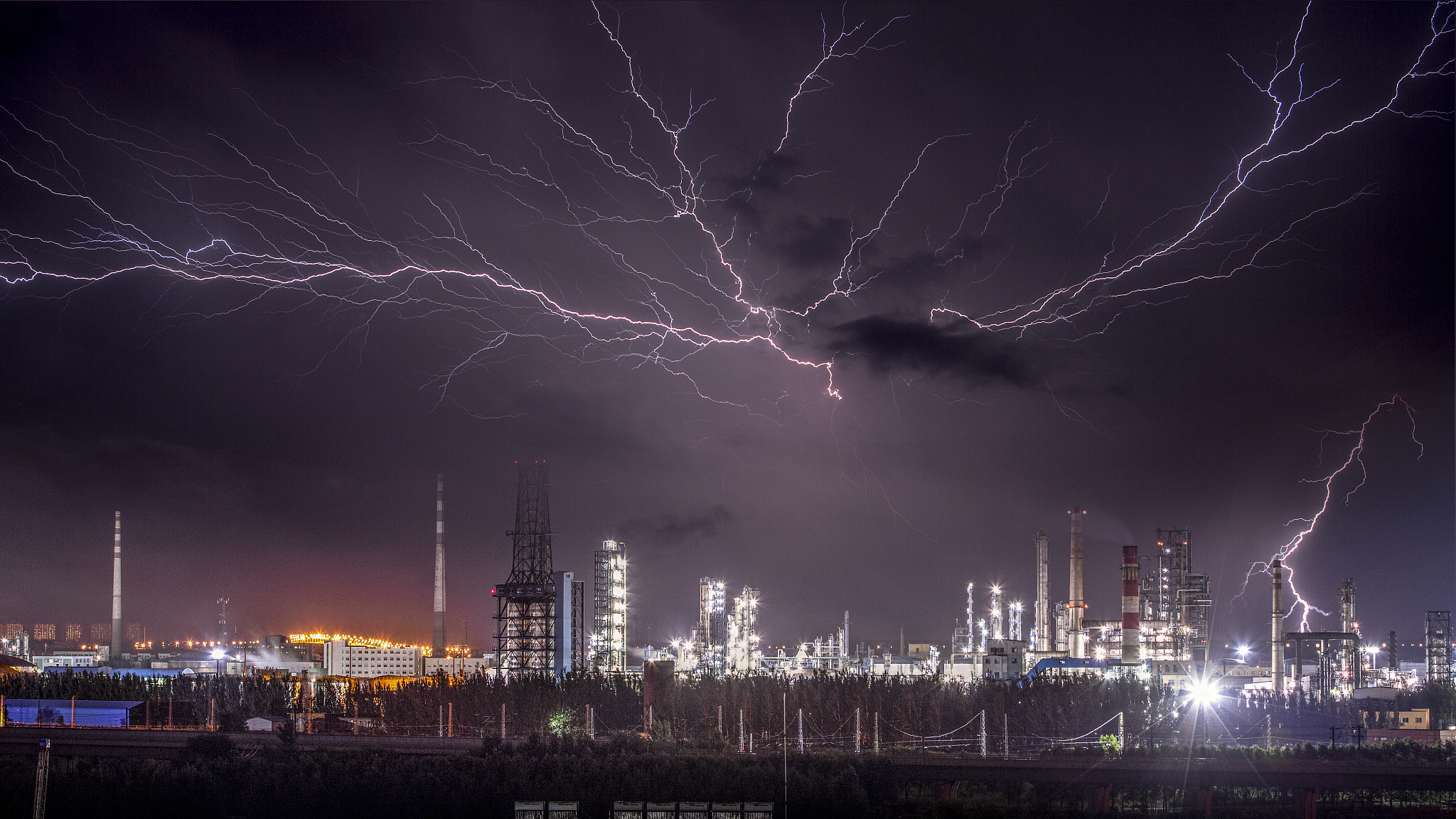 冰雪妖狐、银翼之舞、绯红战姬、紫电闪雷... 解锁热门游戏角色名