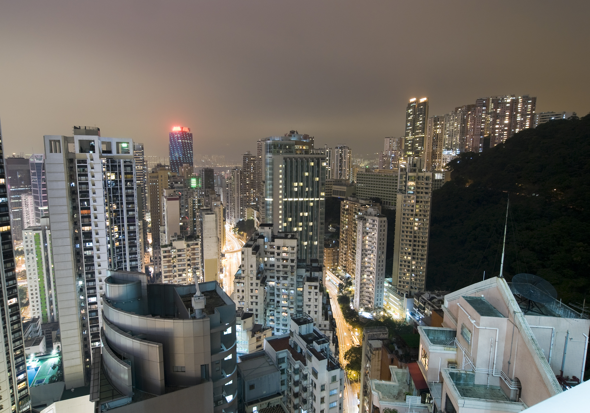 hong kong skyscrapers at night