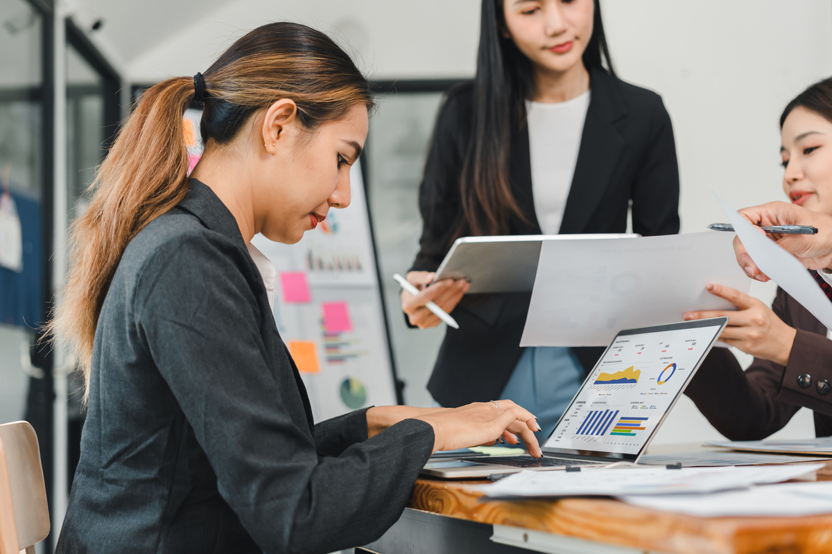 女生适合做行政工作吗？人事和行政哪个更适合？