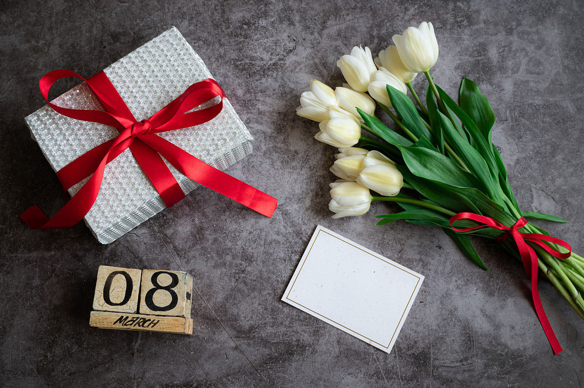 五年级下册第五单元作文把一个人的特点写具体