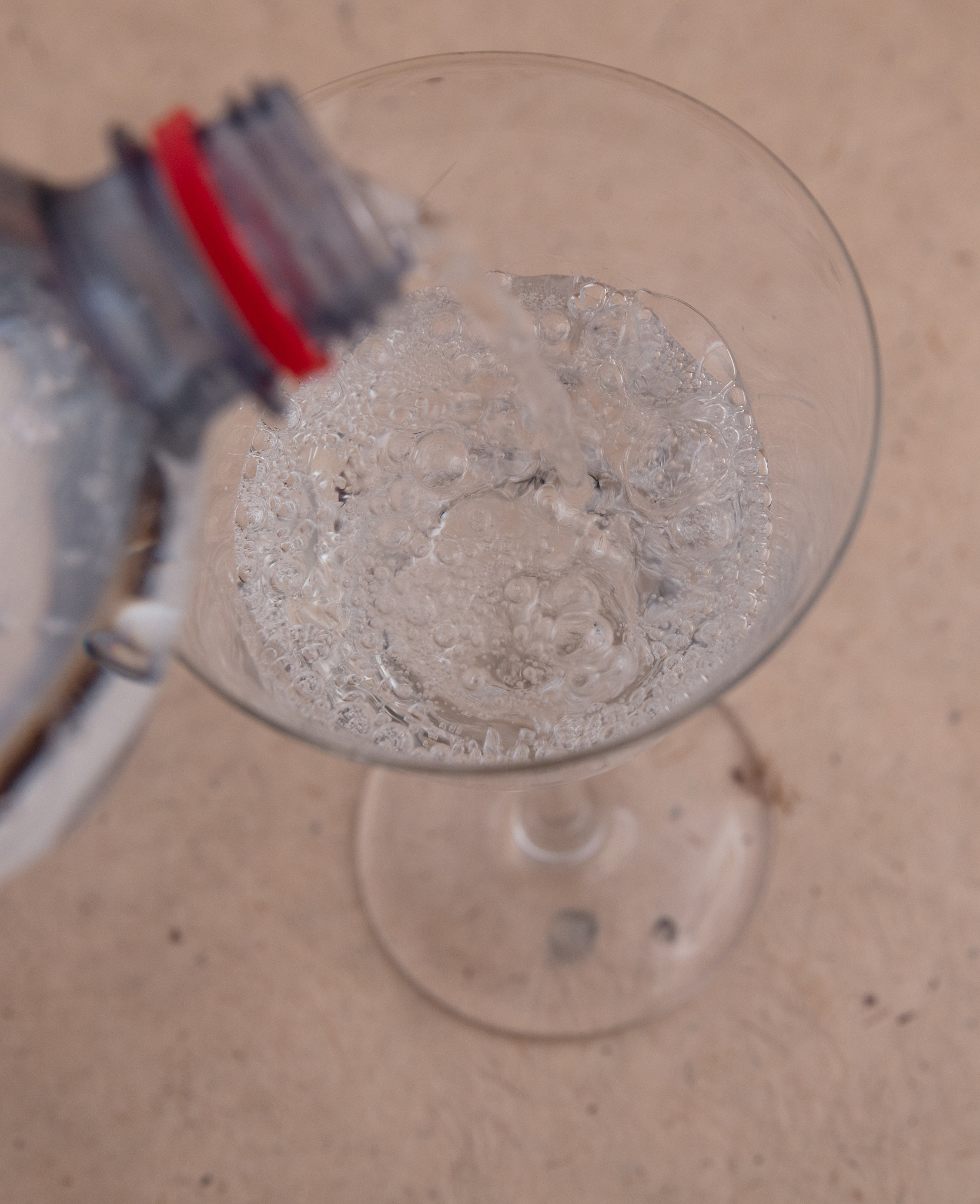 白醋里面有白色絮状物还能吃吗