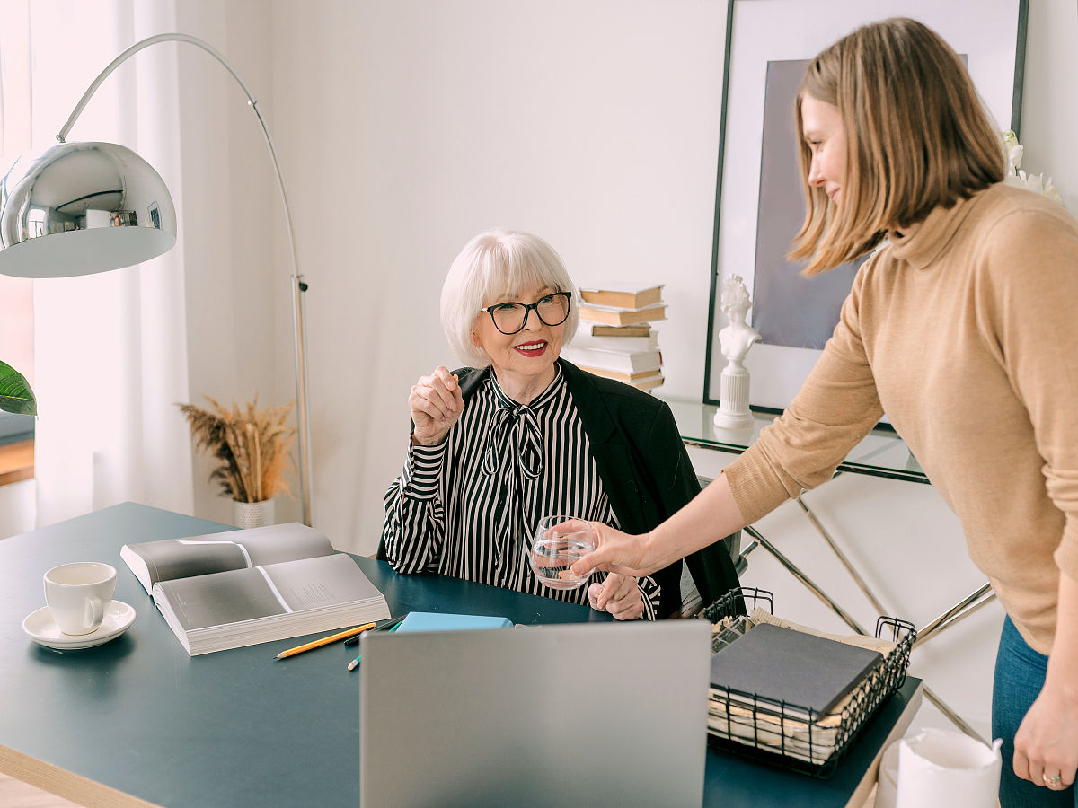 初级工程师评审：全面评估技术能力与职业素养