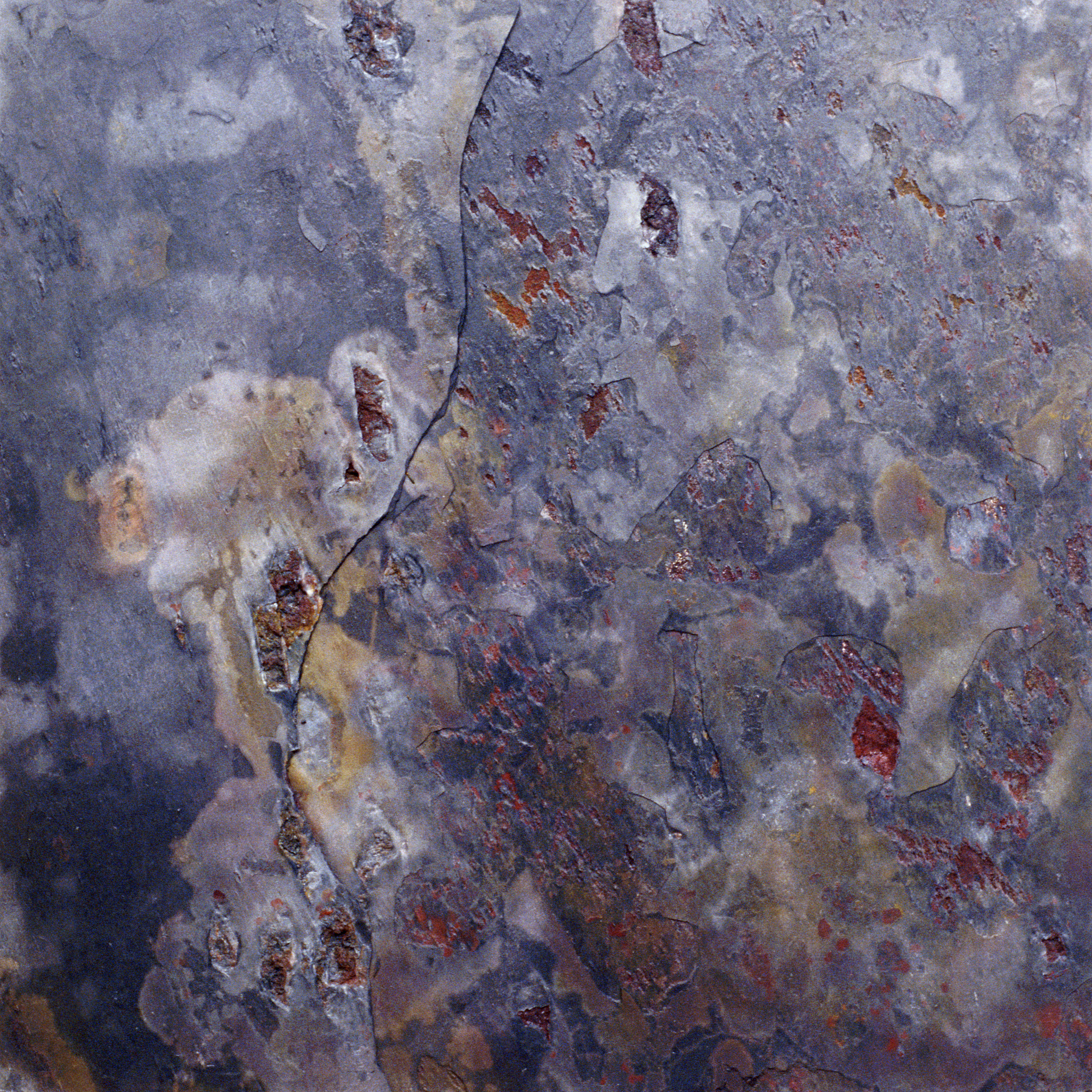 燕山中期研究区进入环太平洋活动大陆边缘发展阶段。从晚侏罗世开始由于太平洋板块沿北西方向向欧亚大陆板块俯冲逐渐加剧致使研究区遭受强烈的挤压形成挤压破碎带俯冲活动将部分洋壳和陆壳物质带到地壳深处发生重熔沿断裂带喷出地表。16从初始晚侏罗世末到早白垩世初板块俯冲形成的岩浆大量累积再加上断裂带的活动加剧形成更多的岩浆上涌通道导致大规模的岩浆活动在研究区发生大规模的火山喷发形成南园组火山岩。。。。。。换个说