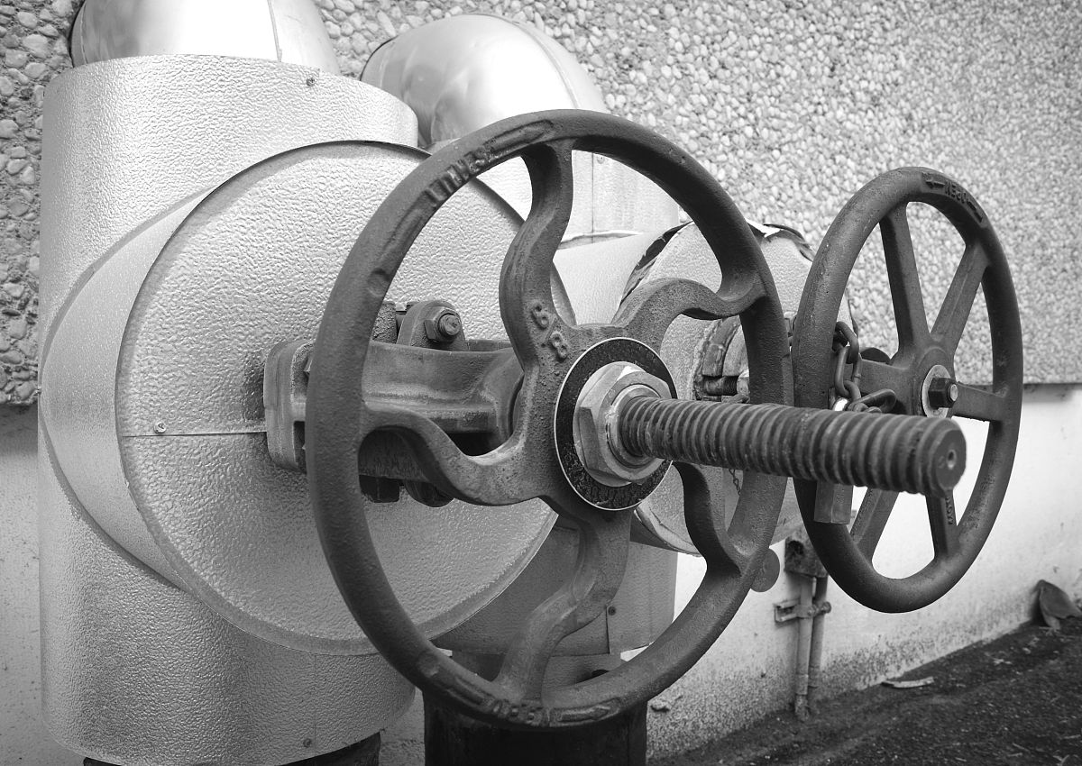 请对上述回答的图1为永动机的结构示意图进行具体描述字数不少于500字