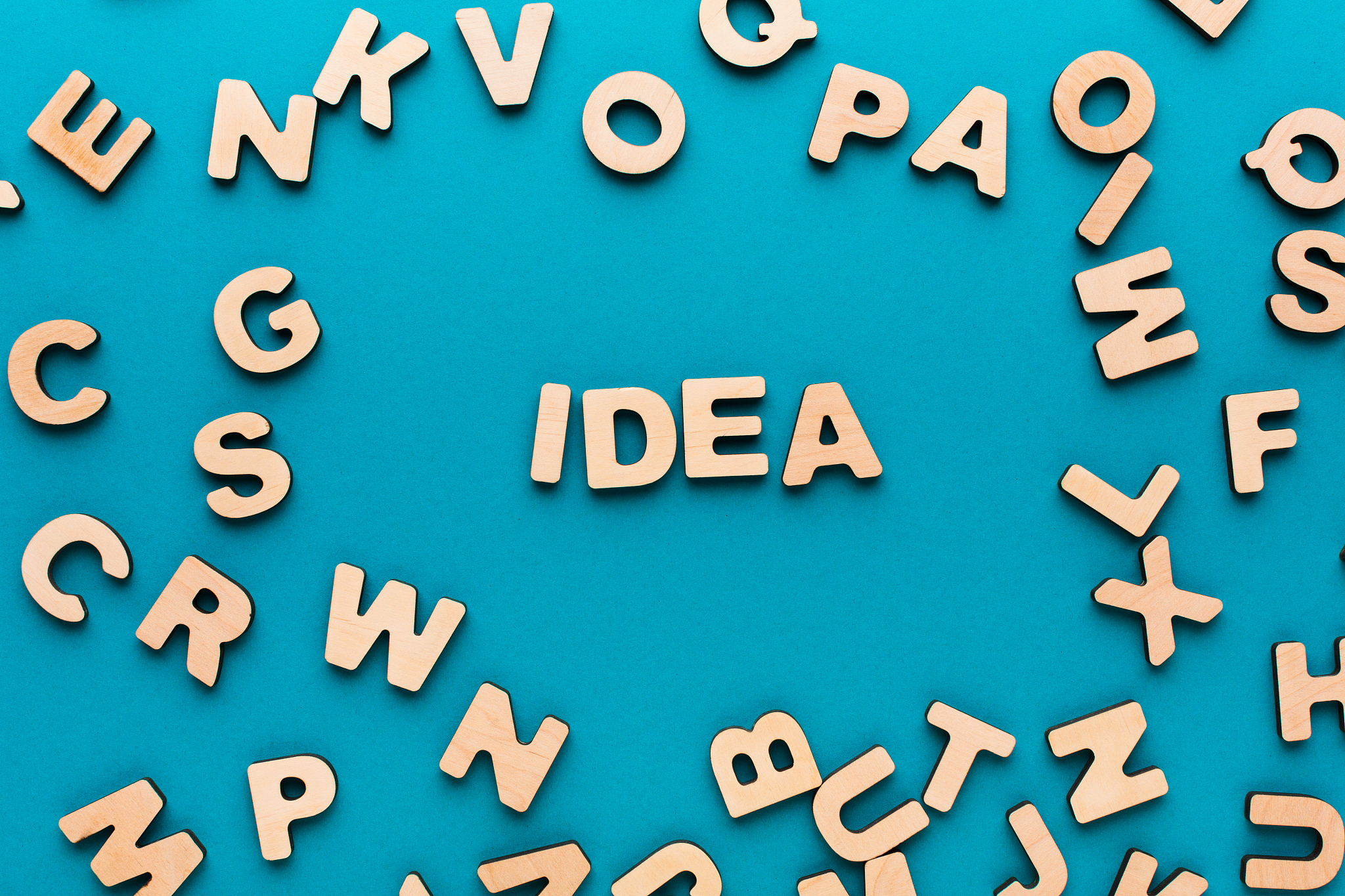 word idea on blue background